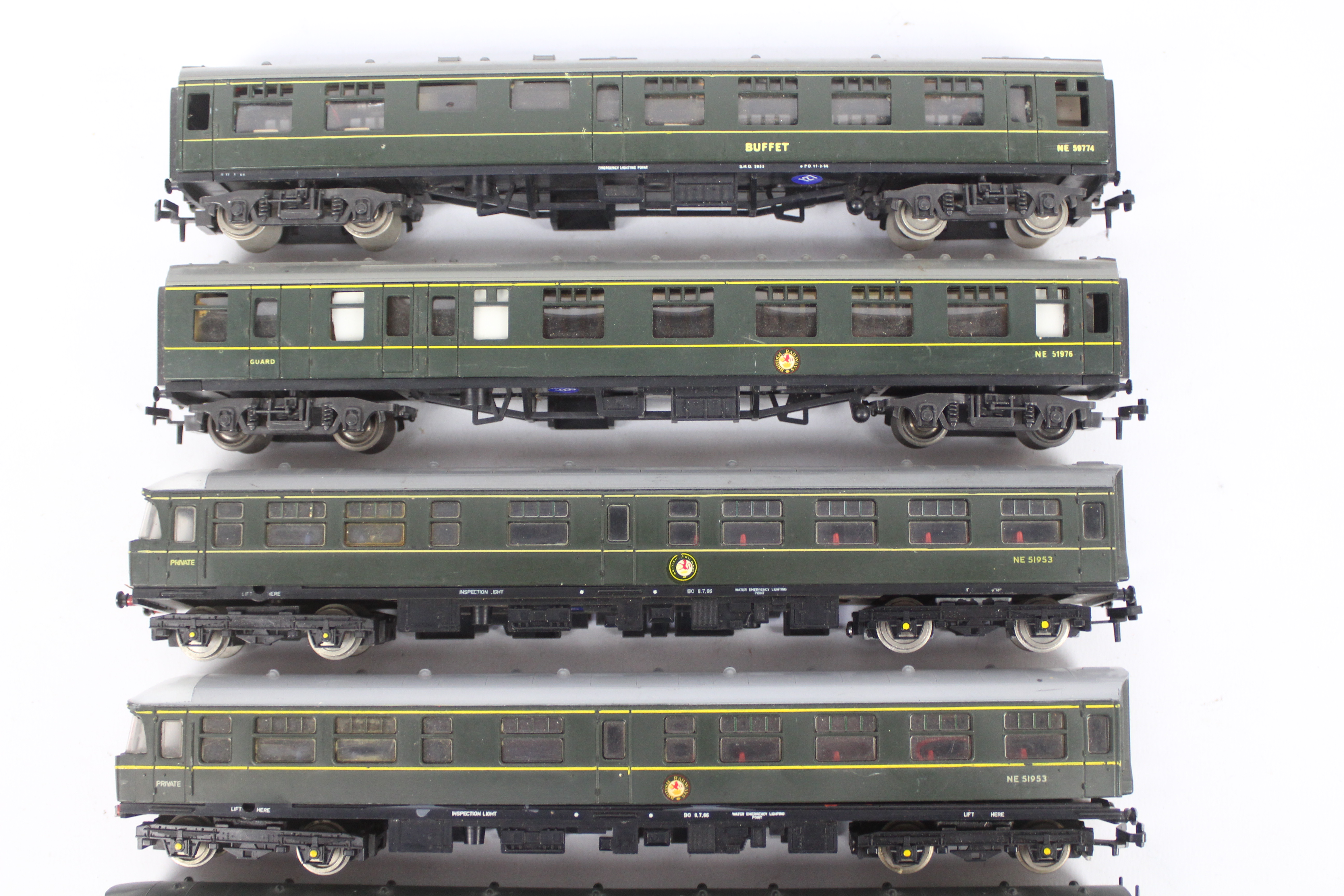 Trix - Lima - Hornby - A Trix OO gauge Trans Pennine DMU set with two coaches, - Image 3 of 4