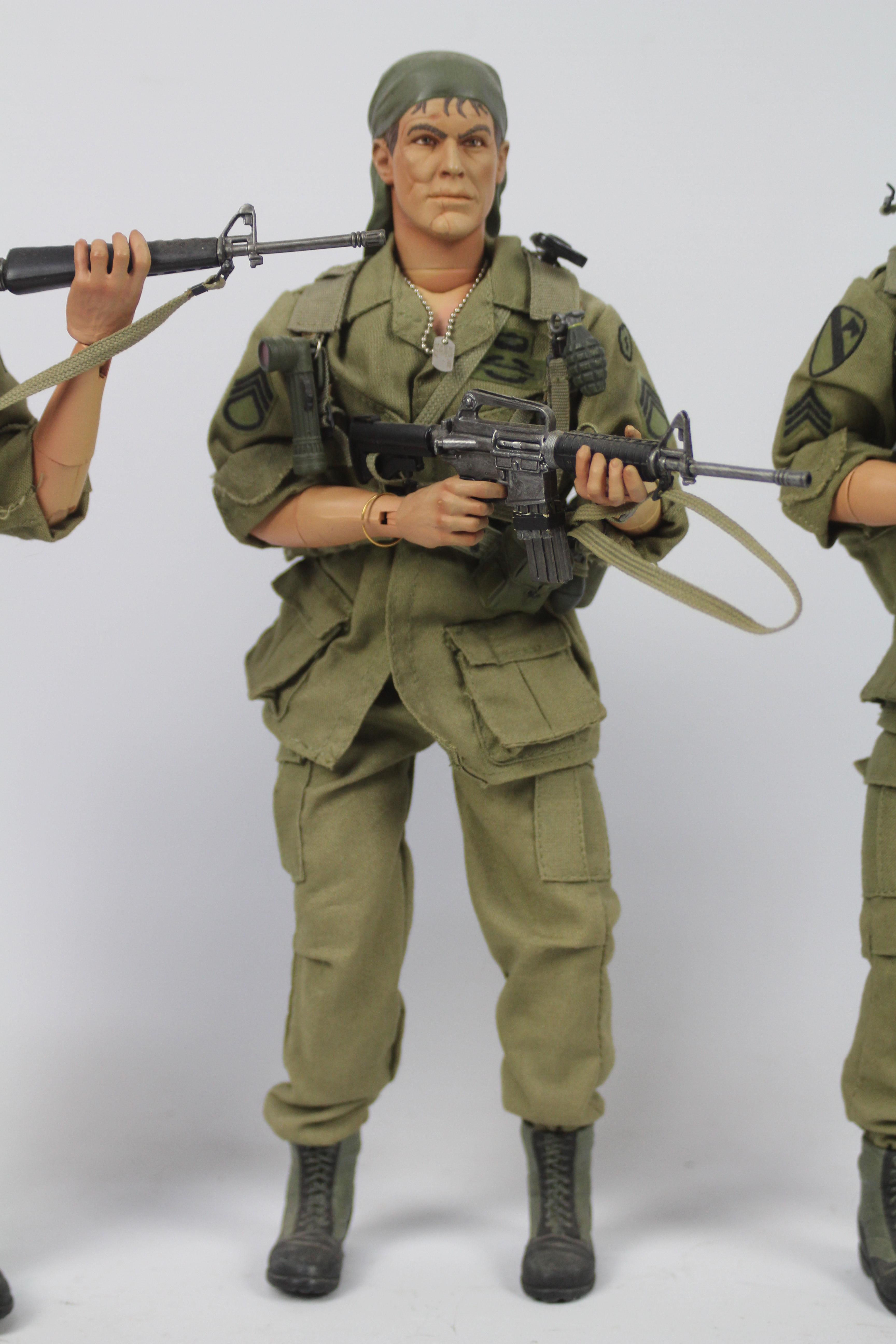 Sideshow Collectibles - Three unboxed 1:6 scale action figures from Sideshows 'Platoon' series, - Image 3 of 8