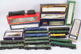 Tri-ang - Trix - A collection of 2 x locos, 13 x OO gauge coaches and 7 x associated empty boxes.