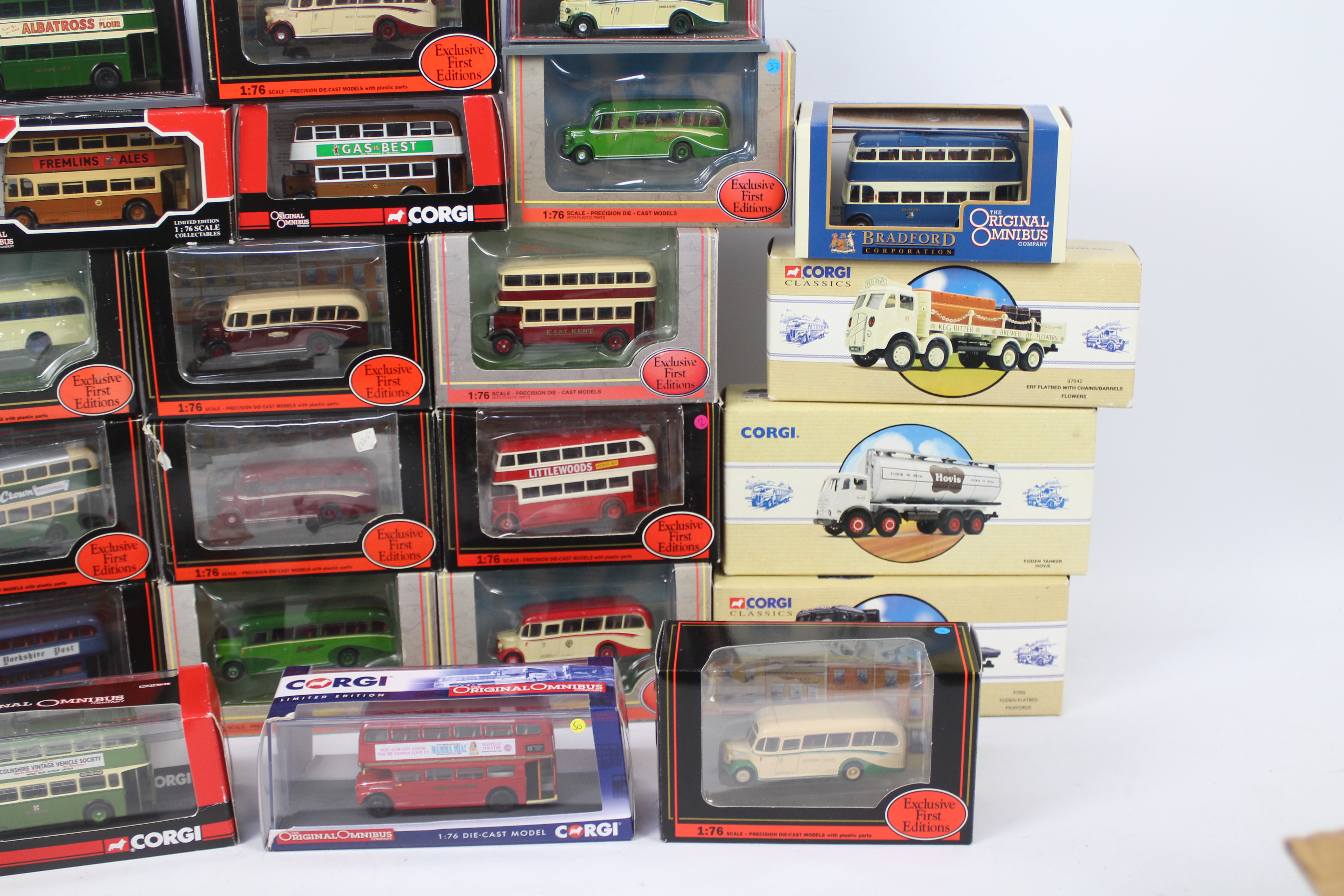 Corgi - EFE - 22 x boxed bus and truck models including Bradford Corporation Trolleybus # 40104, - Image 3 of 3