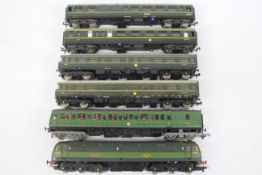 Trix - Lima - Hornby - A Trix OO gauge Trans Pennine DMU set with two coaches,