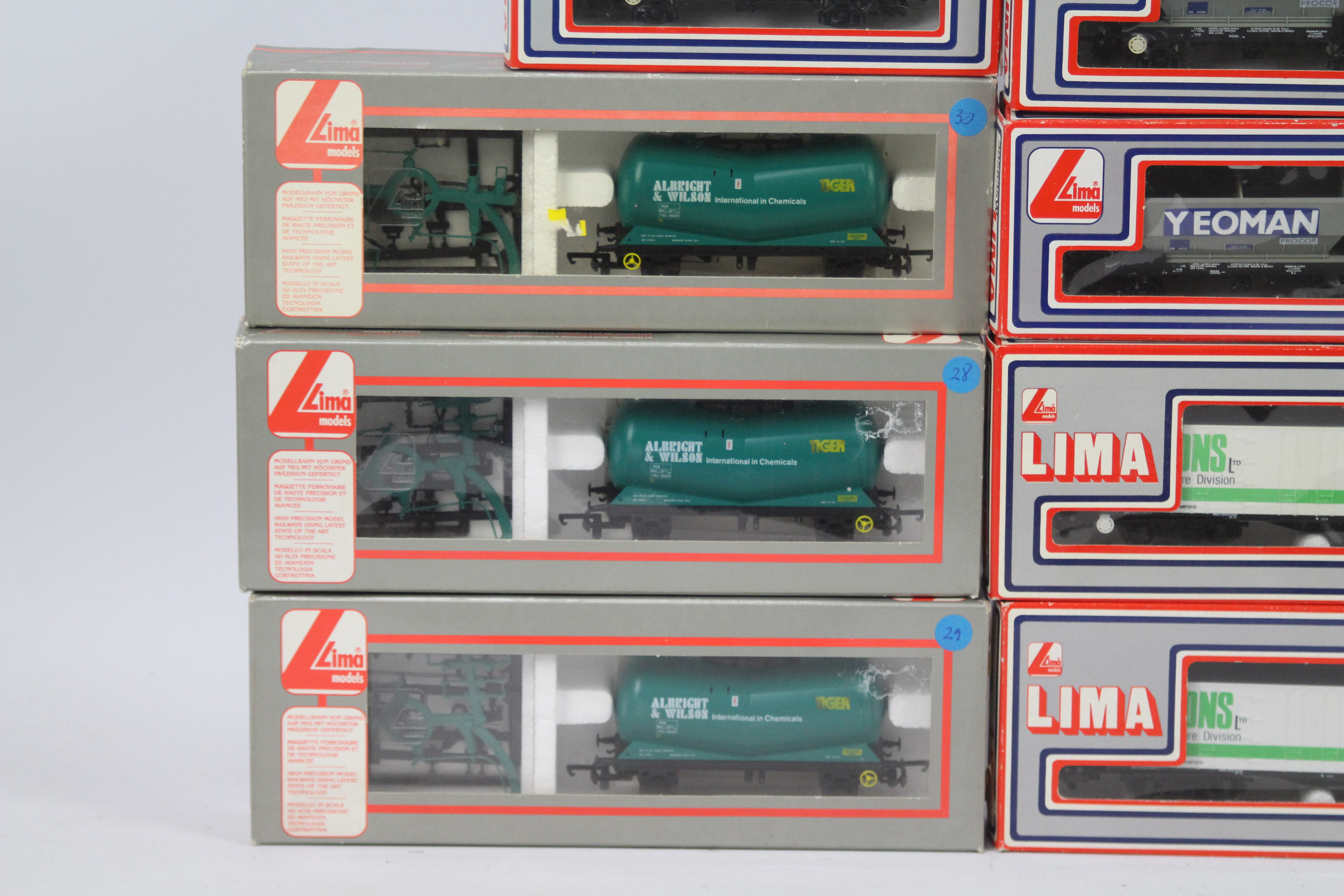 Lima - 9 x boxed OO gauge wagons, 4 x Yeoman Hopper wagons # 305635W, - Image 2 of 4