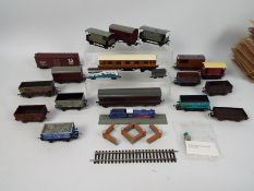 Hornby, Bachmann, Del Prado, Peco, Tri-ang, Trix, Other - 23 x OO gauge, N gauge,