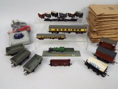 Bachmann, Graham Fischer, Hornby, Minitrix, Arnold, Peco, Other - 19 x OO gauge, N gauge, HO gauge,