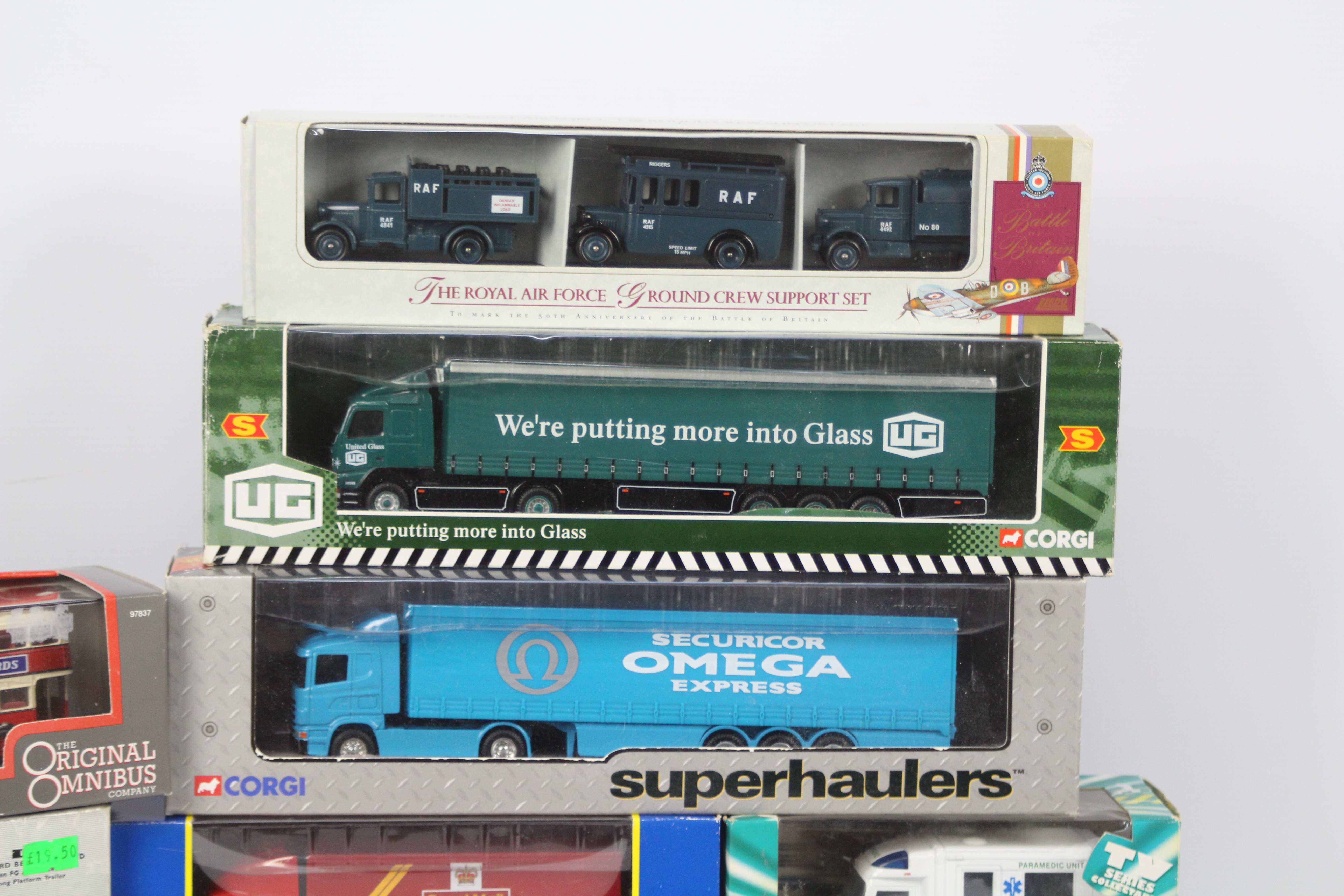 Corgi - Lledo - Richmond Toys - 8 x box vehicles including DAF XF Space Cab Curtainside # CC13202, - Image 2 of 4