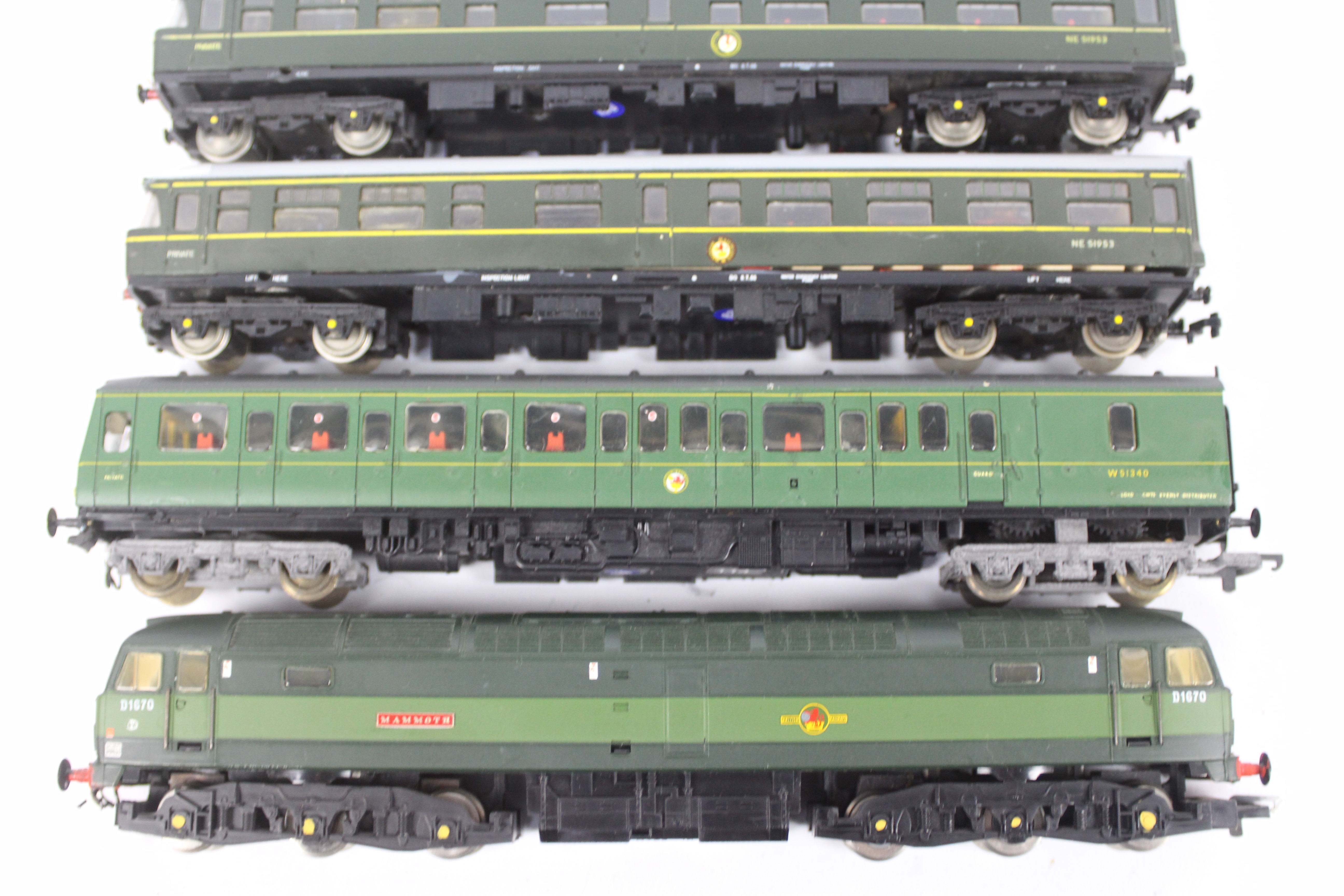 Trix - Lima - Hornby - A Trix OO gauge Trans Pennine DMU set with two coaches, - Image 2 of 4