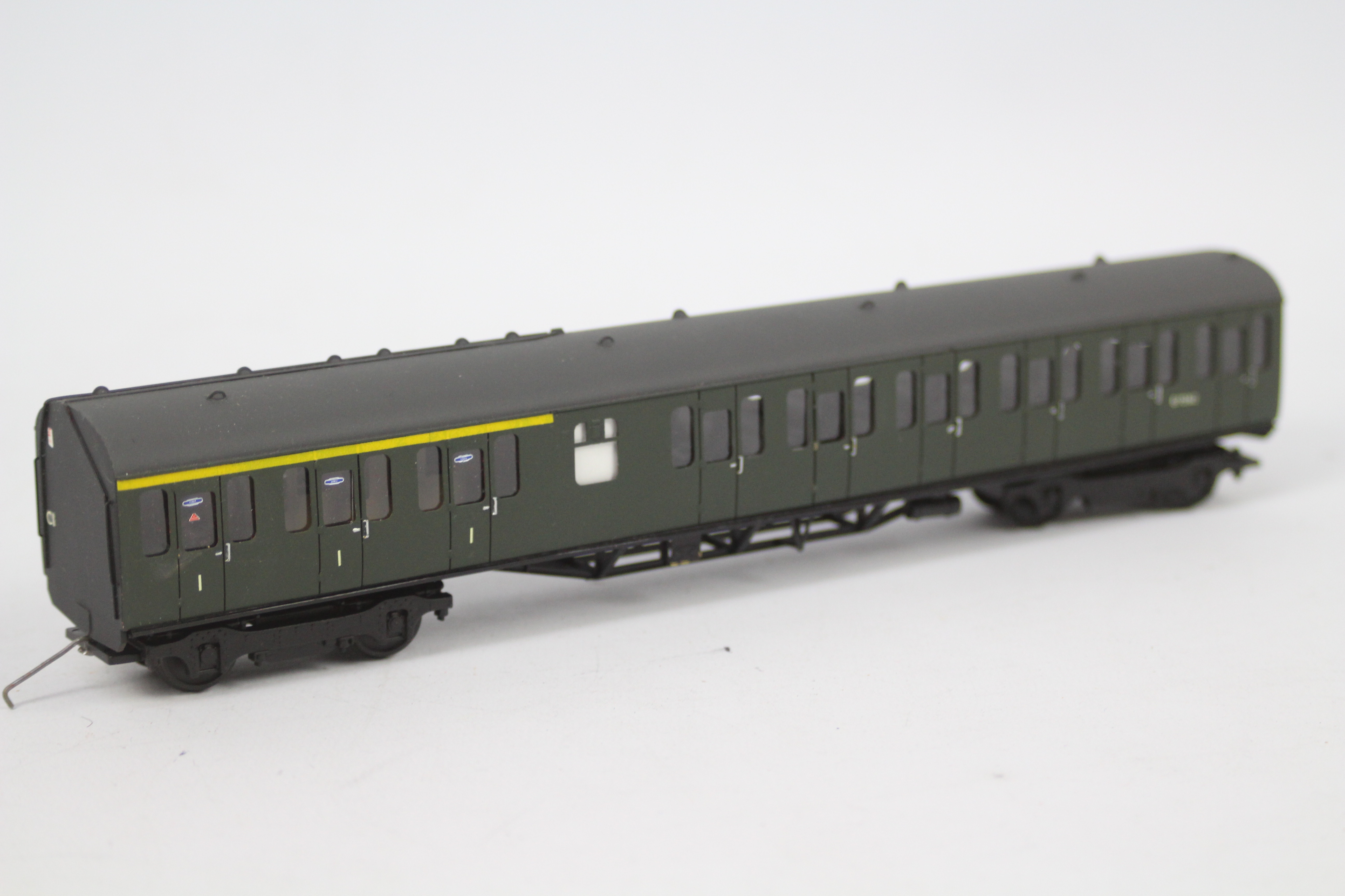 DC Kits - An unboxed OO gauge Class 304 EMU 4 car set in BR livery. - Image 5 of 5