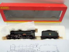 Hornby - an OO gauge model 4-6-0 class B17/4 locomotive and tender 'Arsenal' running no 61648,