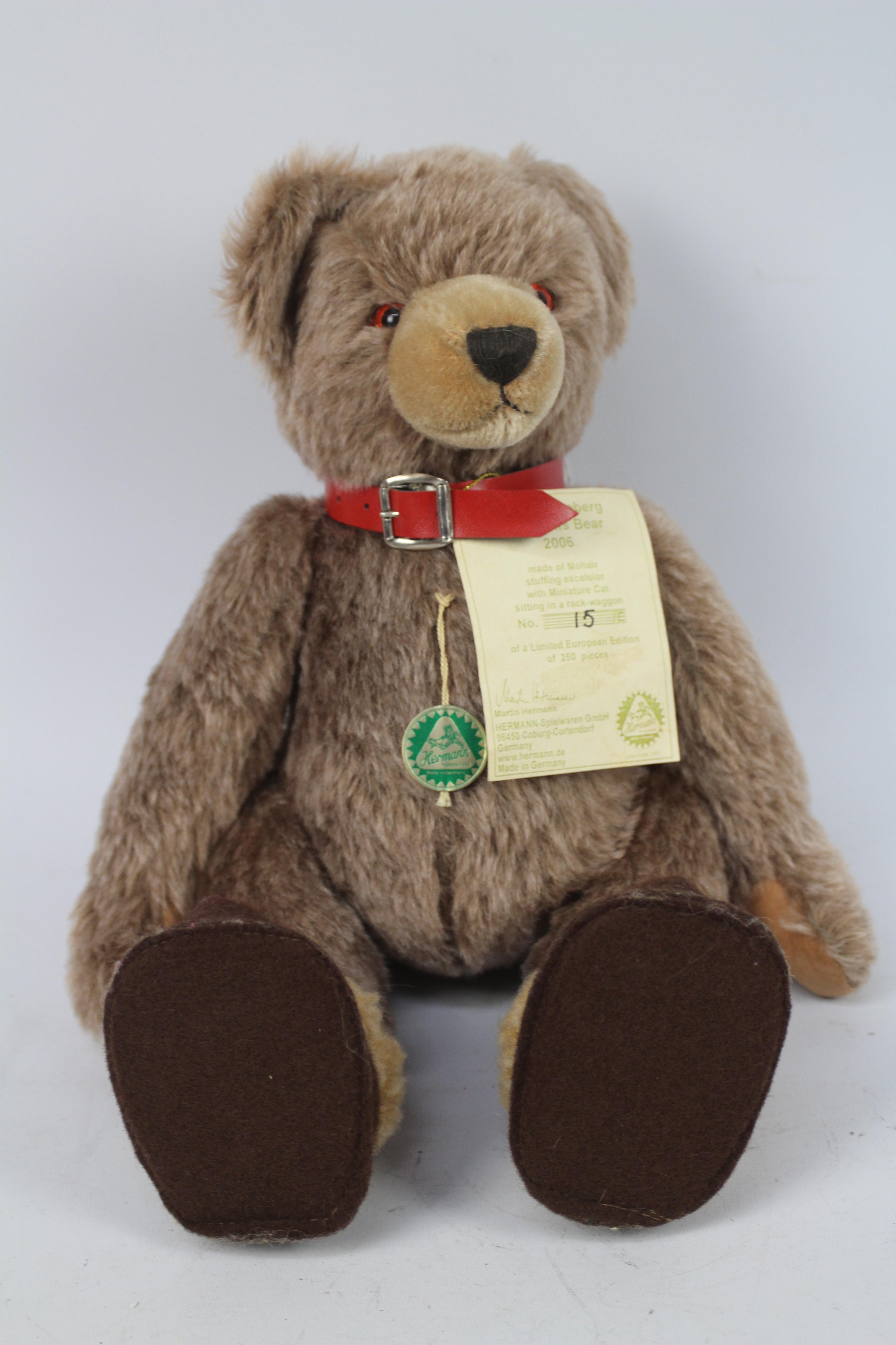 Hermann Bear - A Hermann made limited edition teddy bear 'Sonneberg Museums Bear 2006'.