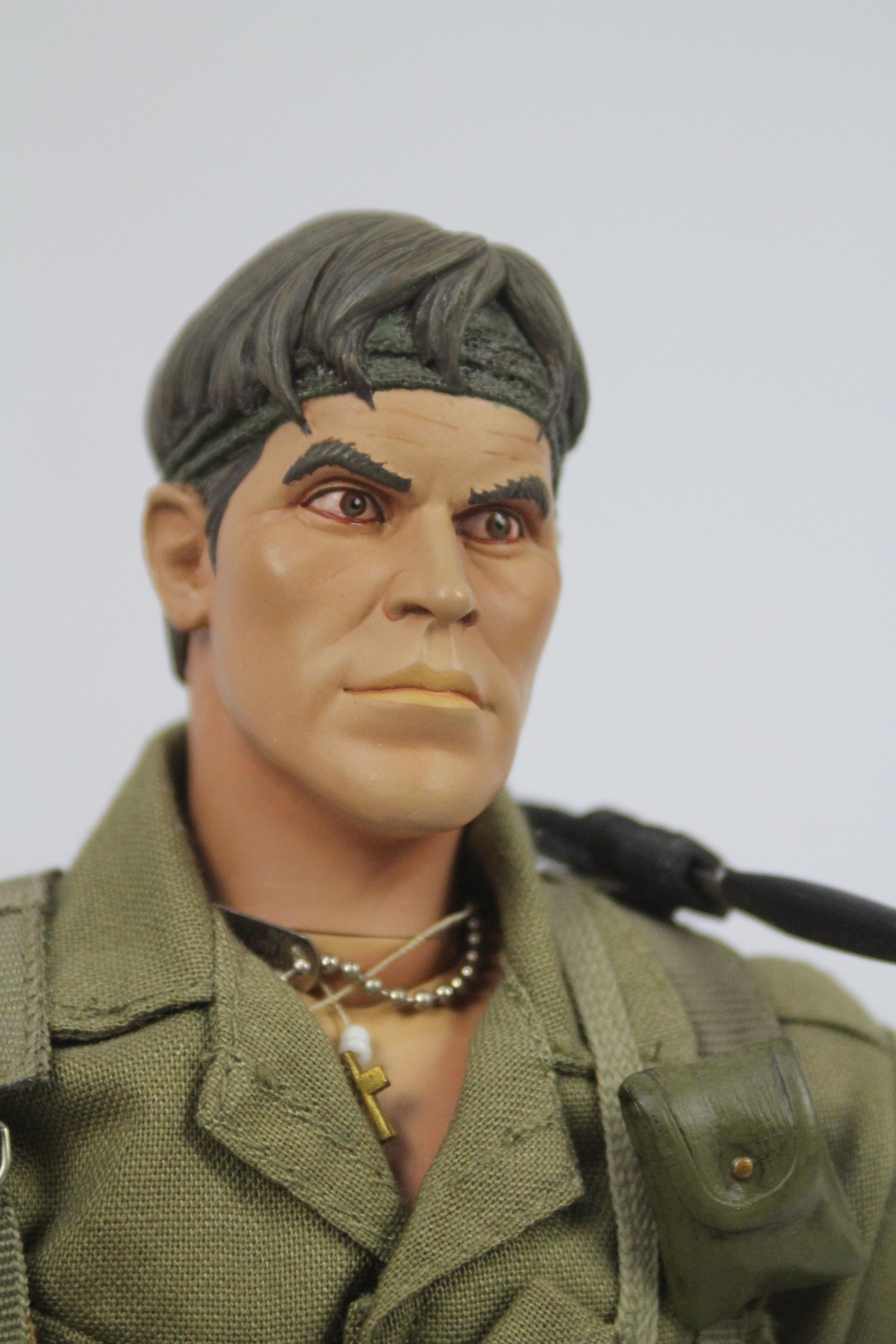 Sideshow Collectibles - Three unboxed 1:6 scale action figures from Sideshows 'Platoon' series, - Image 7 of 8