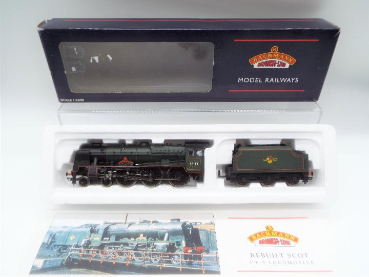 Bachmann - an OO gauge model 4-6-0 re-built Scot locomotive and tender 'The Green Howard' running