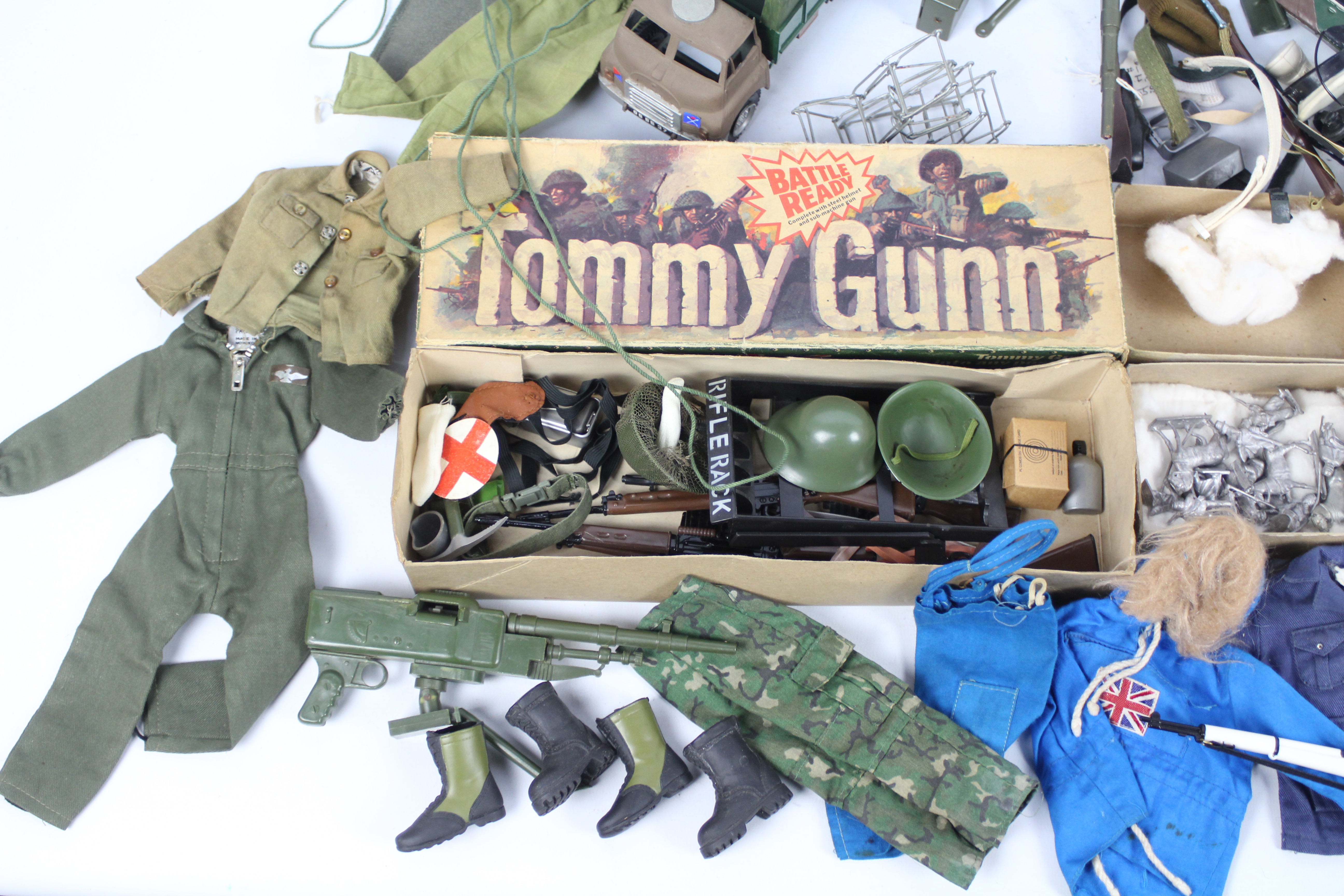 Palitoy - Hasbro - Action Man - GI Joe -Tommy Gunn - Others - A loose collection of Action Man, - Image 2 of 9