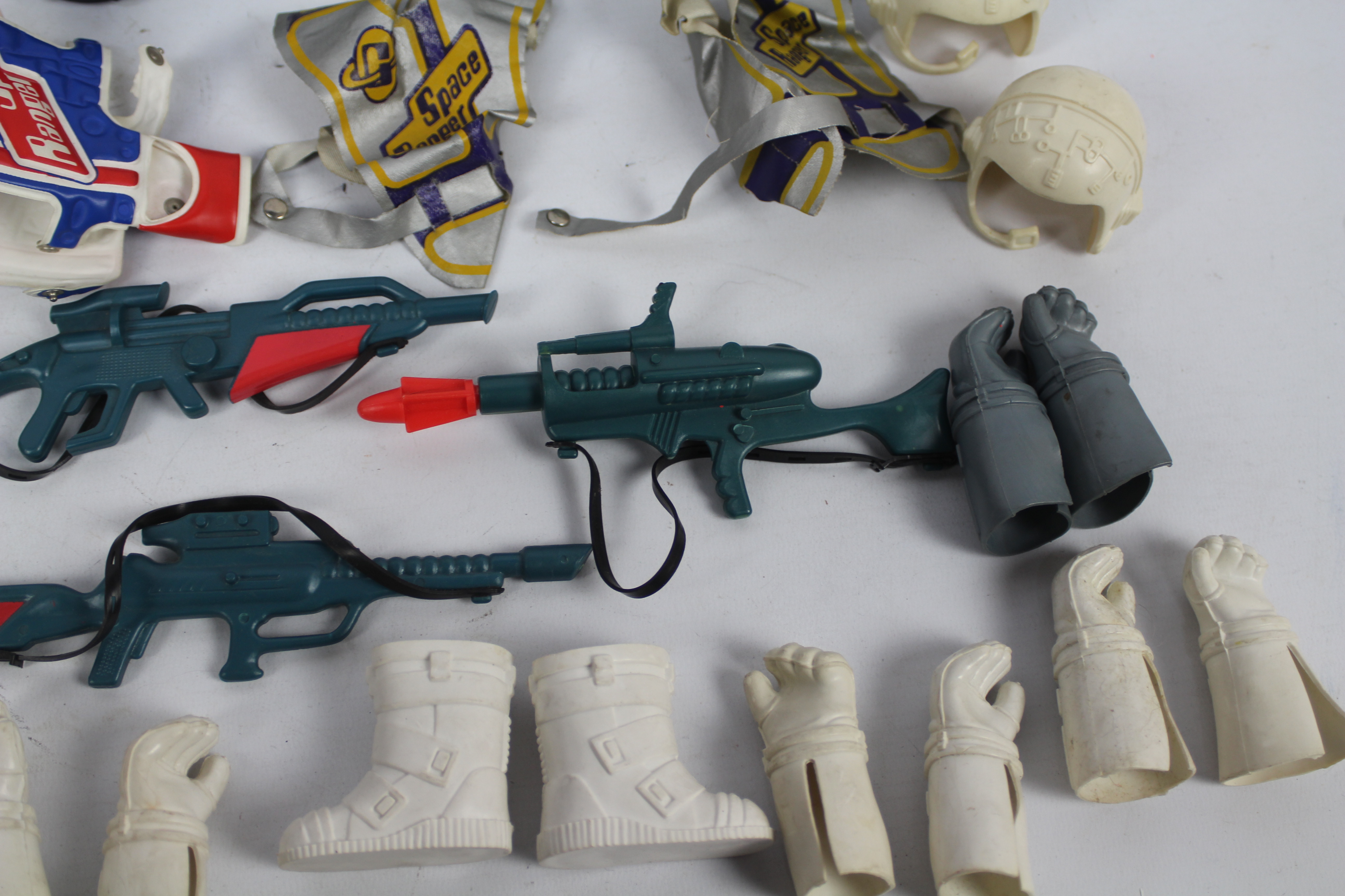 Palitoy - Hasbro - Action Man - A collection of loose Palitoy Action Man 'Space Ranger' accessories - Image 5 of 5