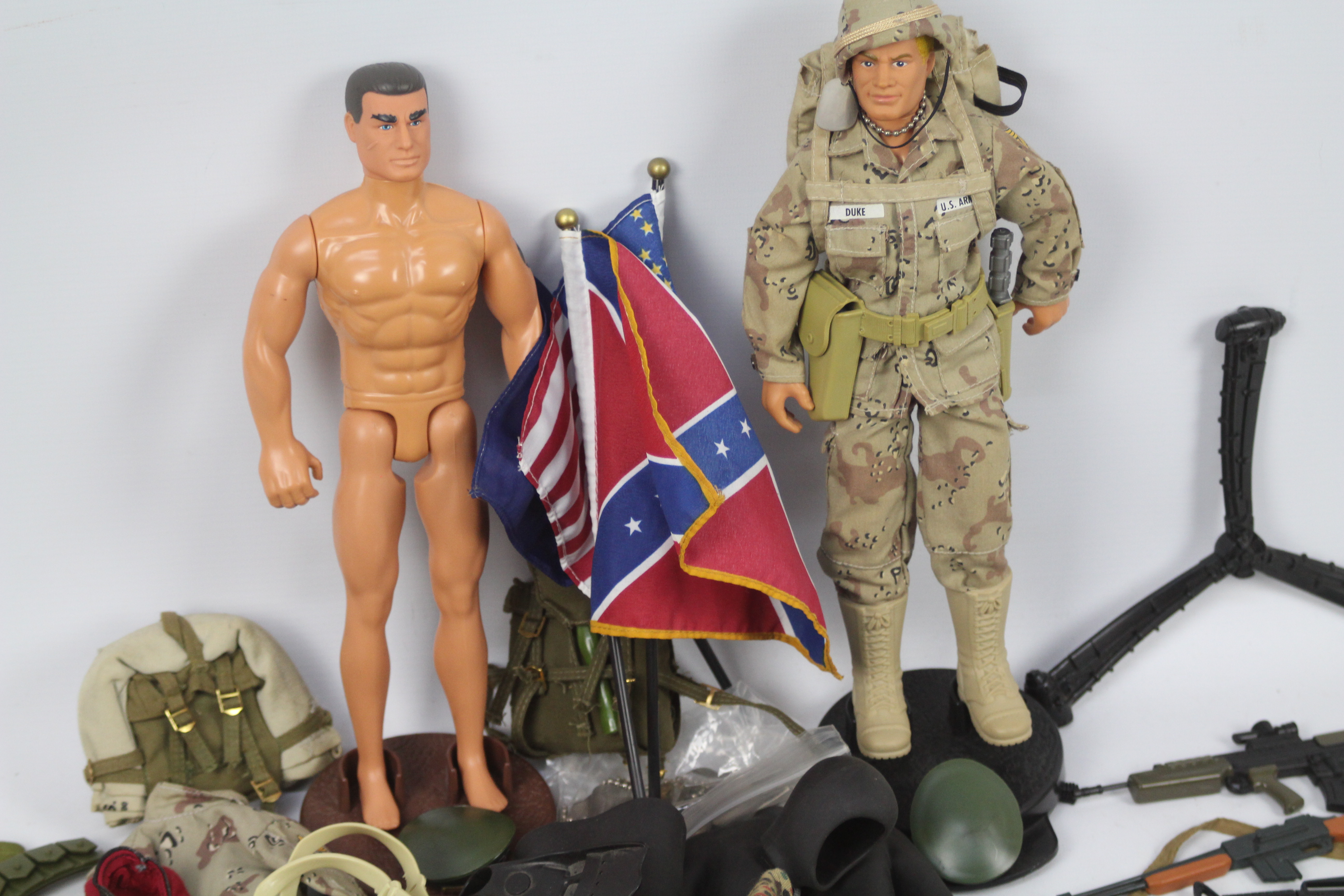 Hasbro - GI Joe - Others - Two unboxed modern Action Man and GI Joe figures with a large quantity - Image 2 of 6