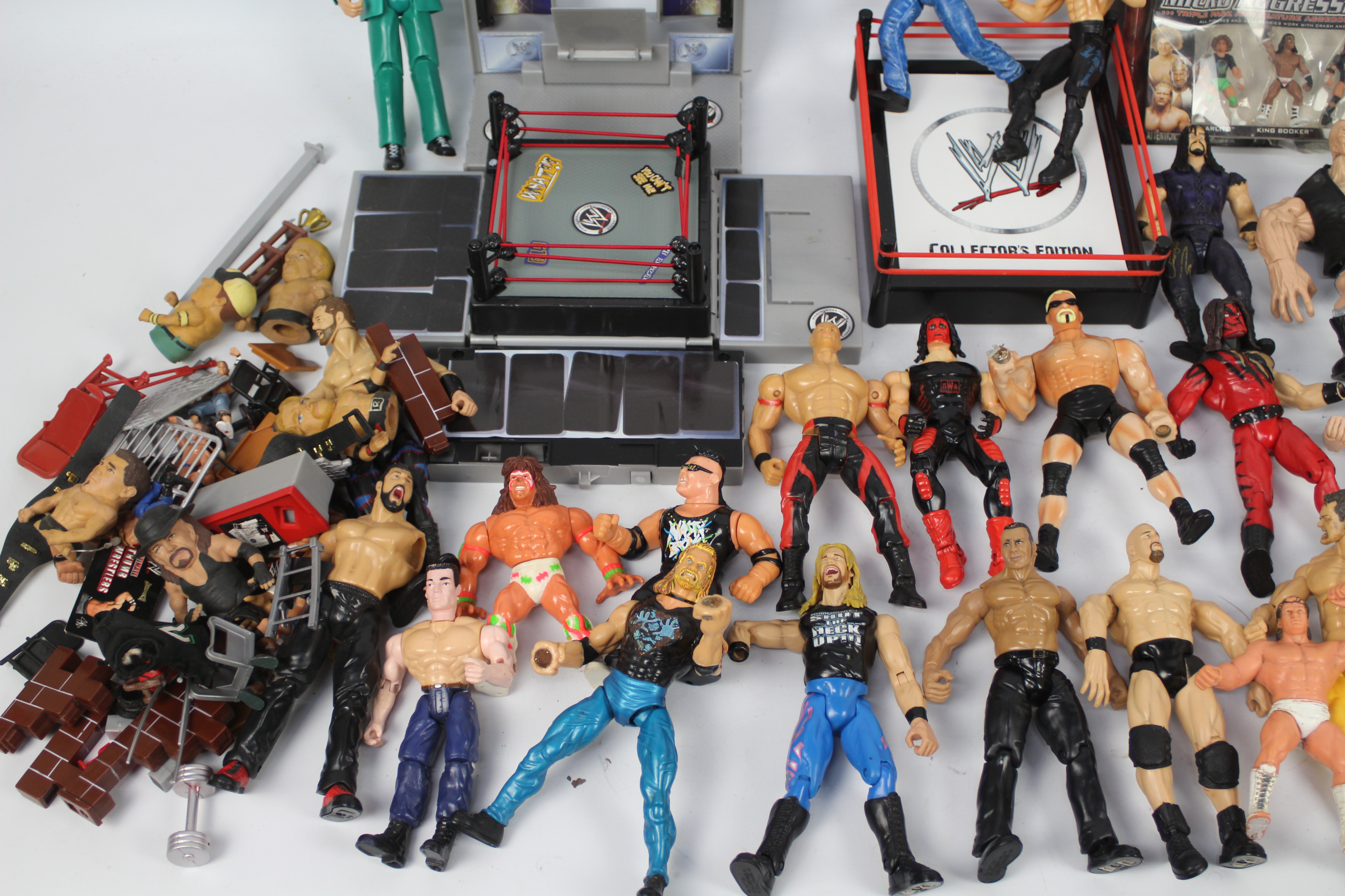 WWE - Hasbro - Vivid Imaginations. - Image 2 of 5