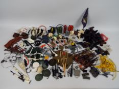 Palitoy - Hasbro - Action Man - GI Joe - Others - A large loose quantity of Action Man and other