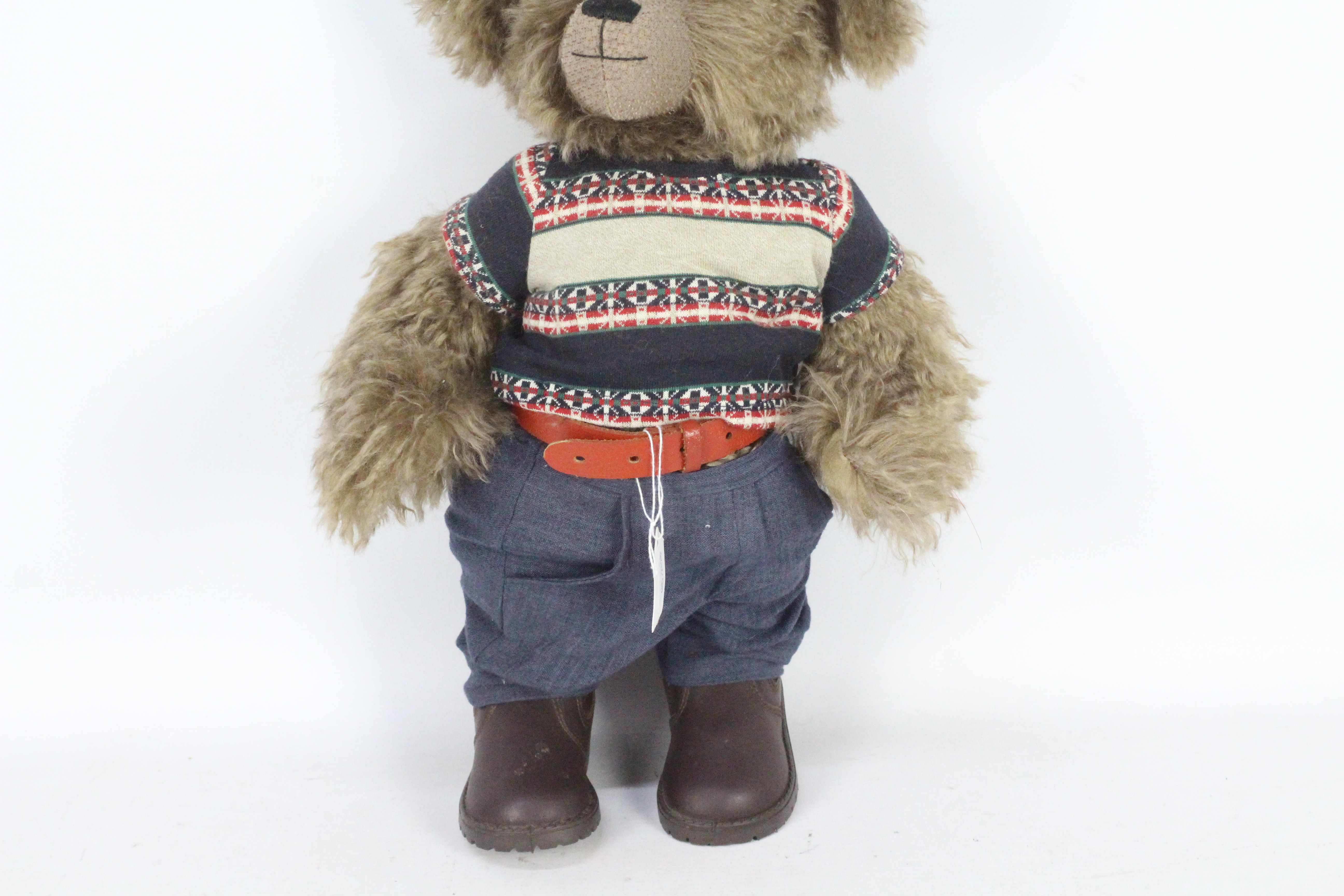 Bears by Pat Morris - A brown-coloured mohair teddy bear named 'Sebastian'. - Image 9 of 14
