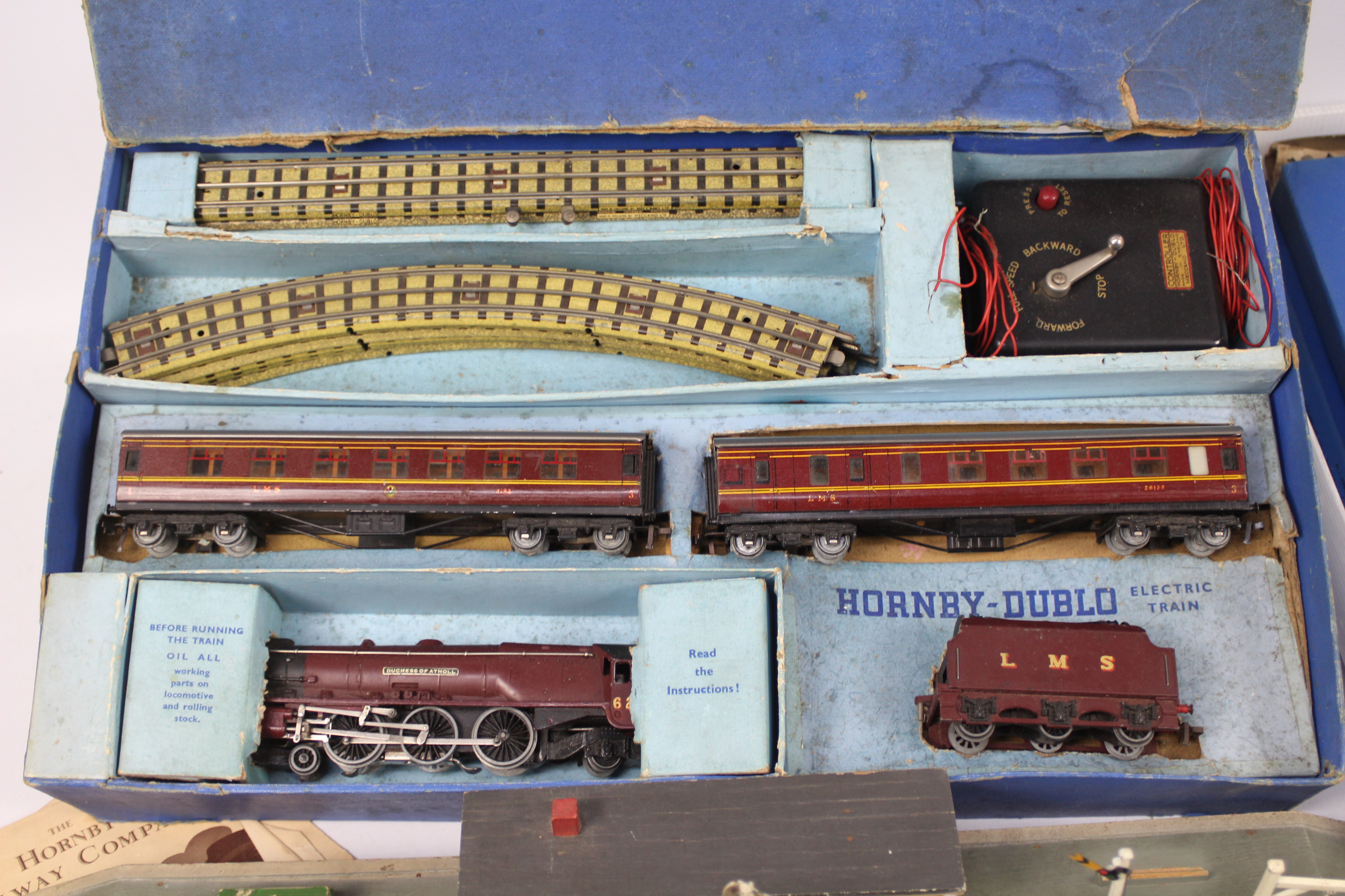 Hornby Dublo - A boxed Hornby Dublo 3 Rail EPD2 electric OO gauge LMS Passenger OO gauge Electric - Image 7 of 8