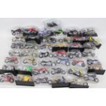 Maisto - A collection of 40 x motorcycles in 1:18 scale including Kawasaki KLR650, Suzuki RM 250,