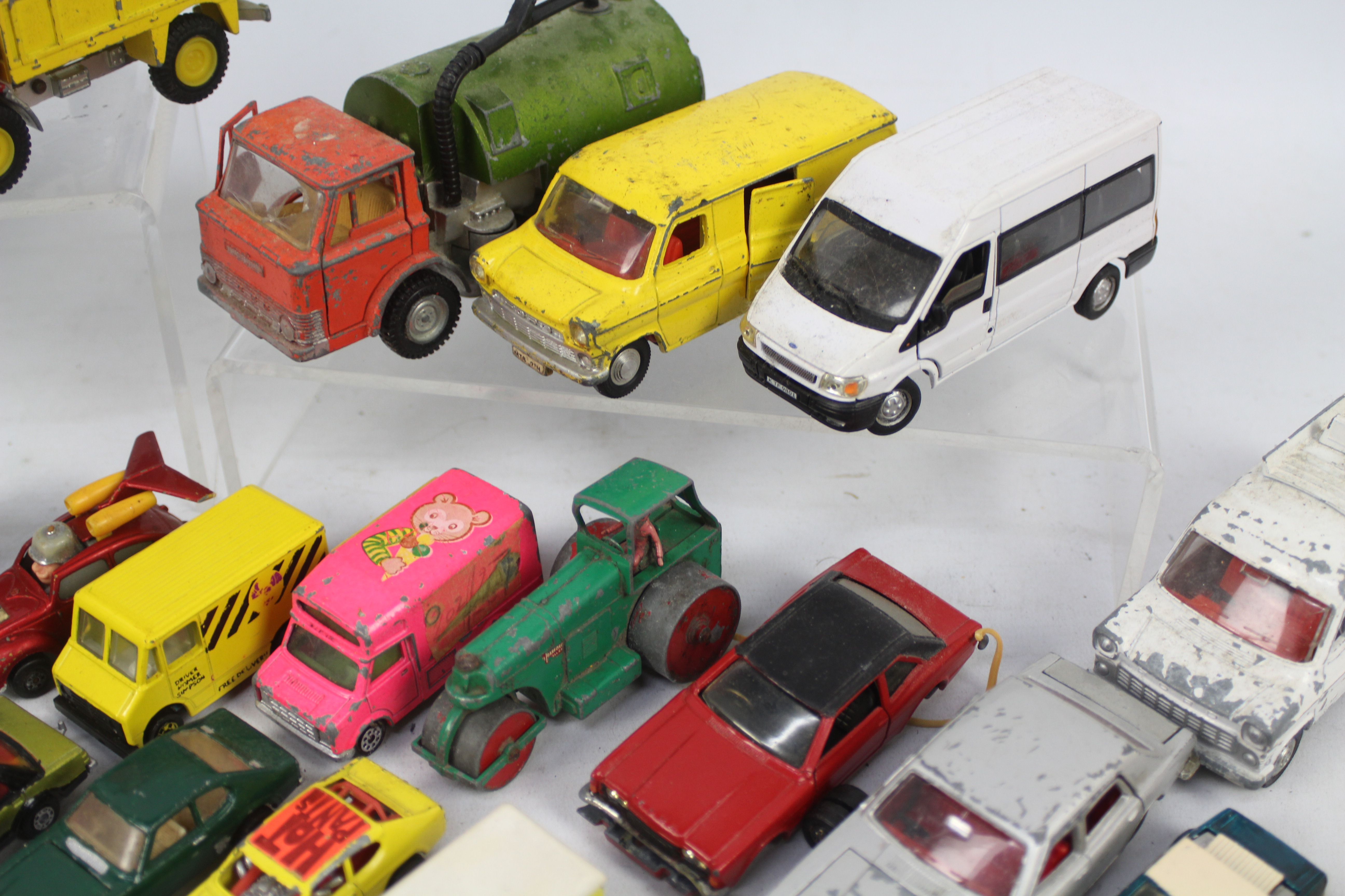 Corgi - Dinky - Matchbox - Hot Wheels - A group of approximately 70 vehicles including Ford Transit - Image 3 of 5