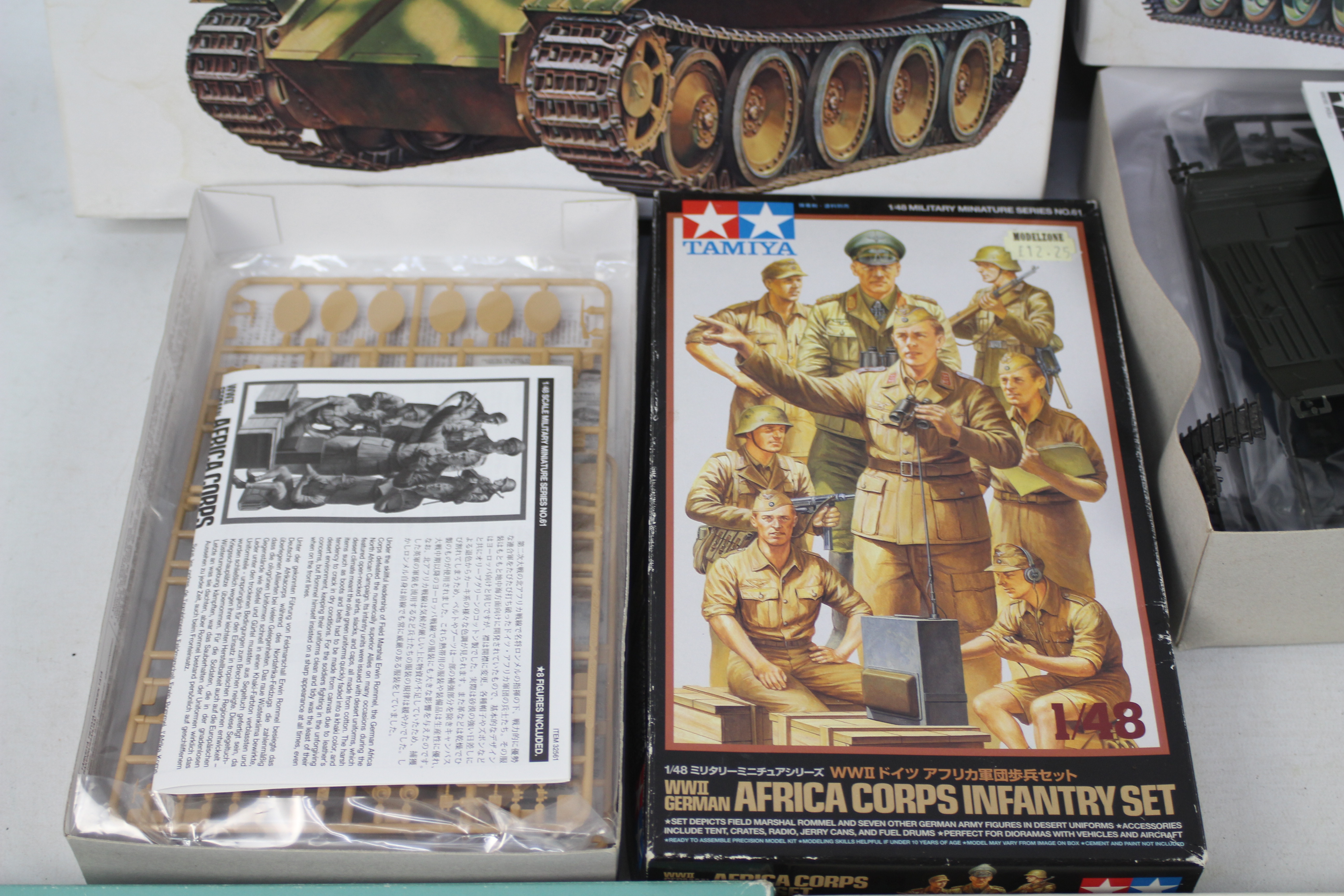 Tamiya - Dragon - Eight boxed plastic military vehicle and personnel model kits in a variety of - Image 2 of 3