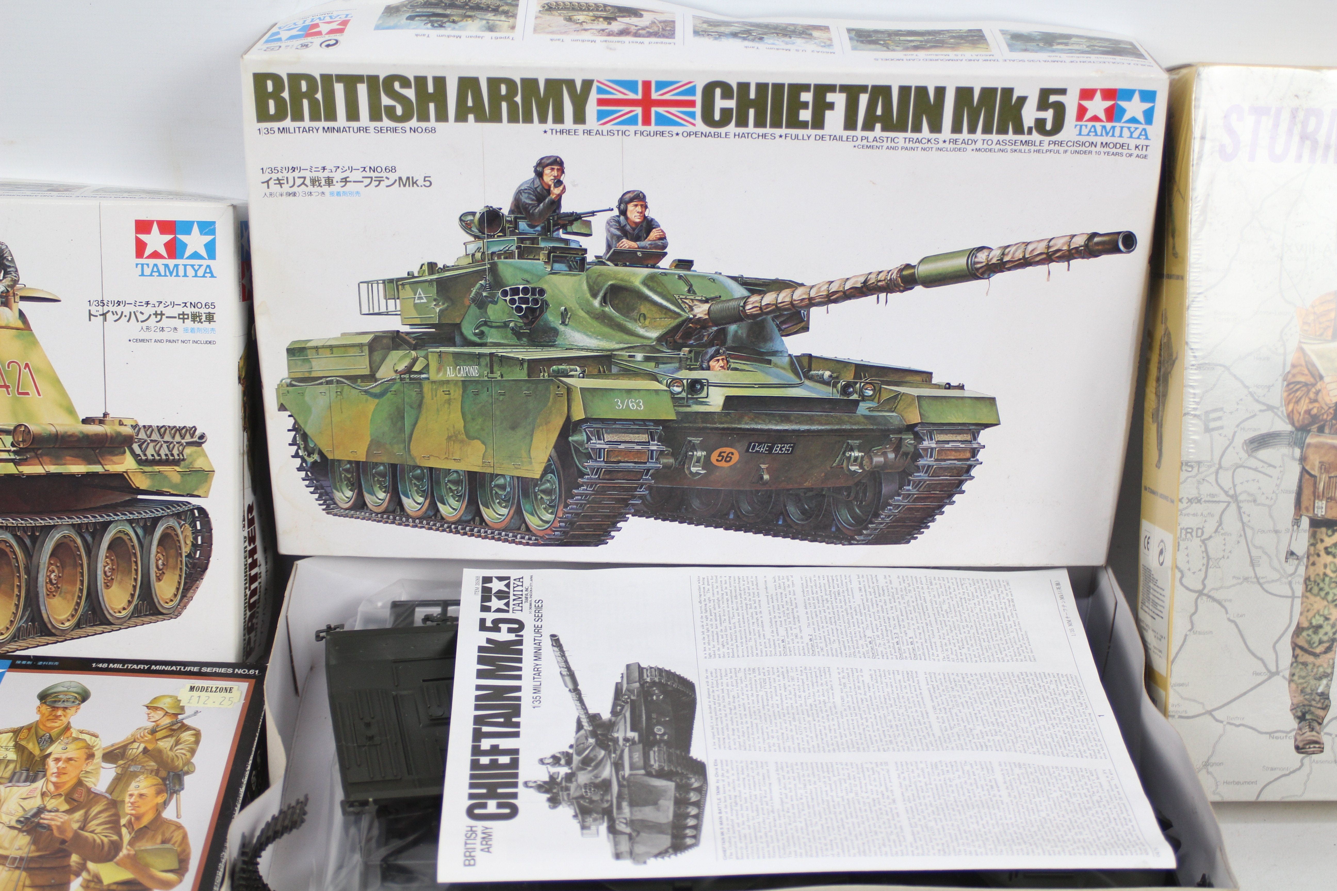 Tamiya - Dragon - Eight boxed plastic military vehicle and personnel model kits in a variety of - Image 3 of 3