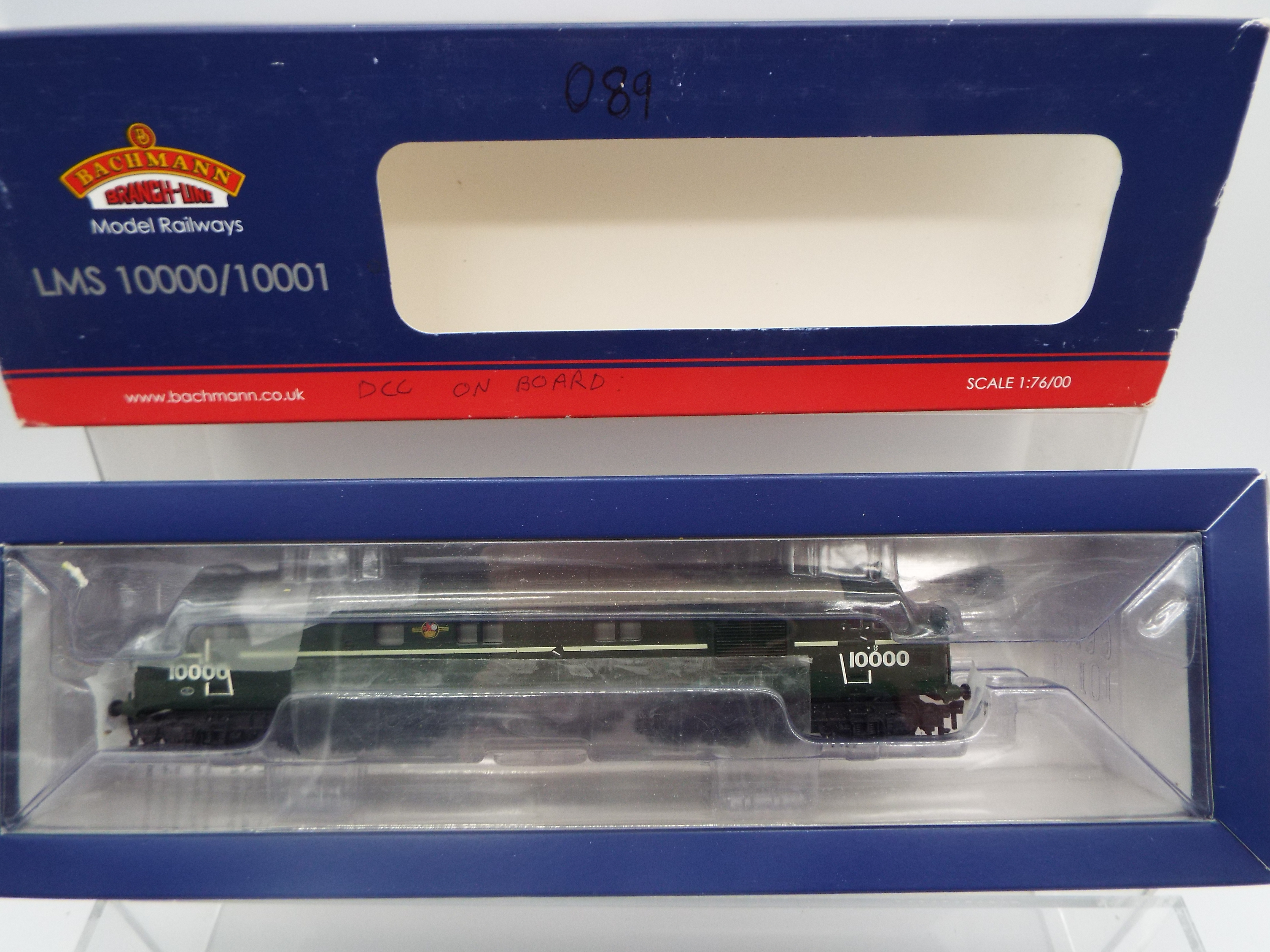 Bachmann - an OO gauge model diesel electric locomotive 21 DCC fitted,