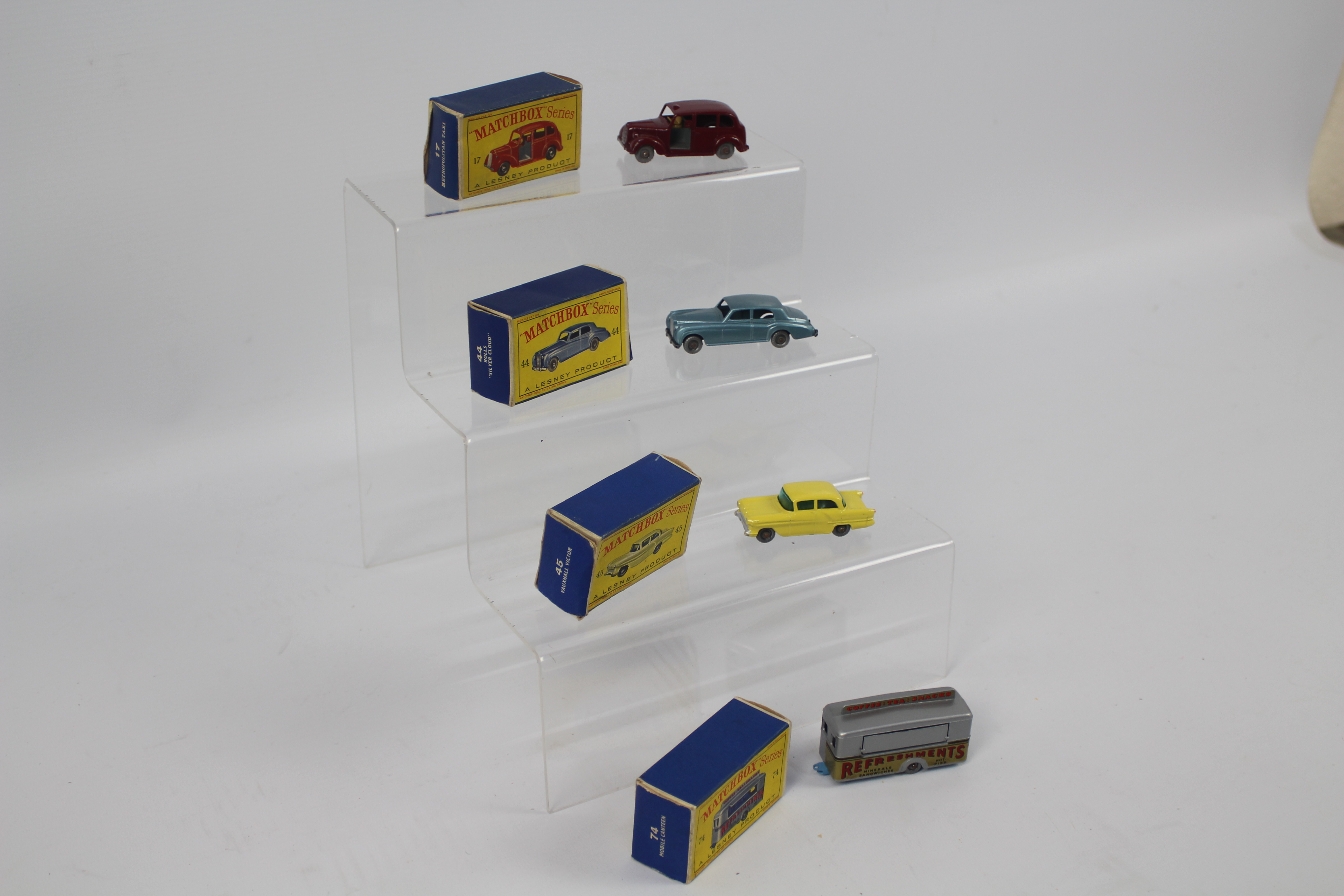 Matchbox - 4 x boxed vehicles, Austin Taxi with grey plastic wheels # 17, - Image 5 of 5