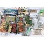 Airfix - Matchbox - Fujimi - Skytrex - A large quantity of unboxed model kits and also some empty