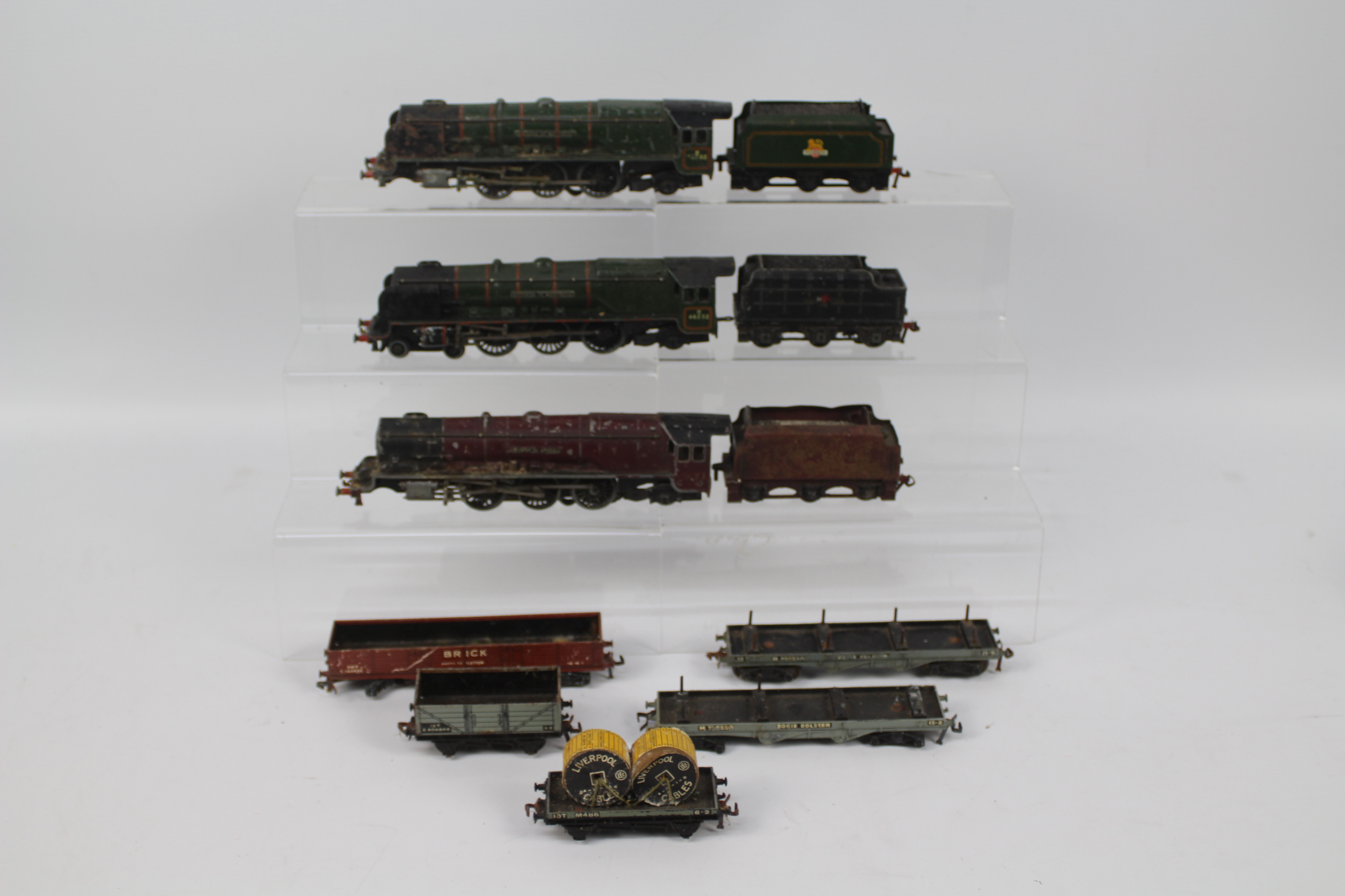 Hornby Dublo - A collection of locomotives and rolling stock for spares or restoration including