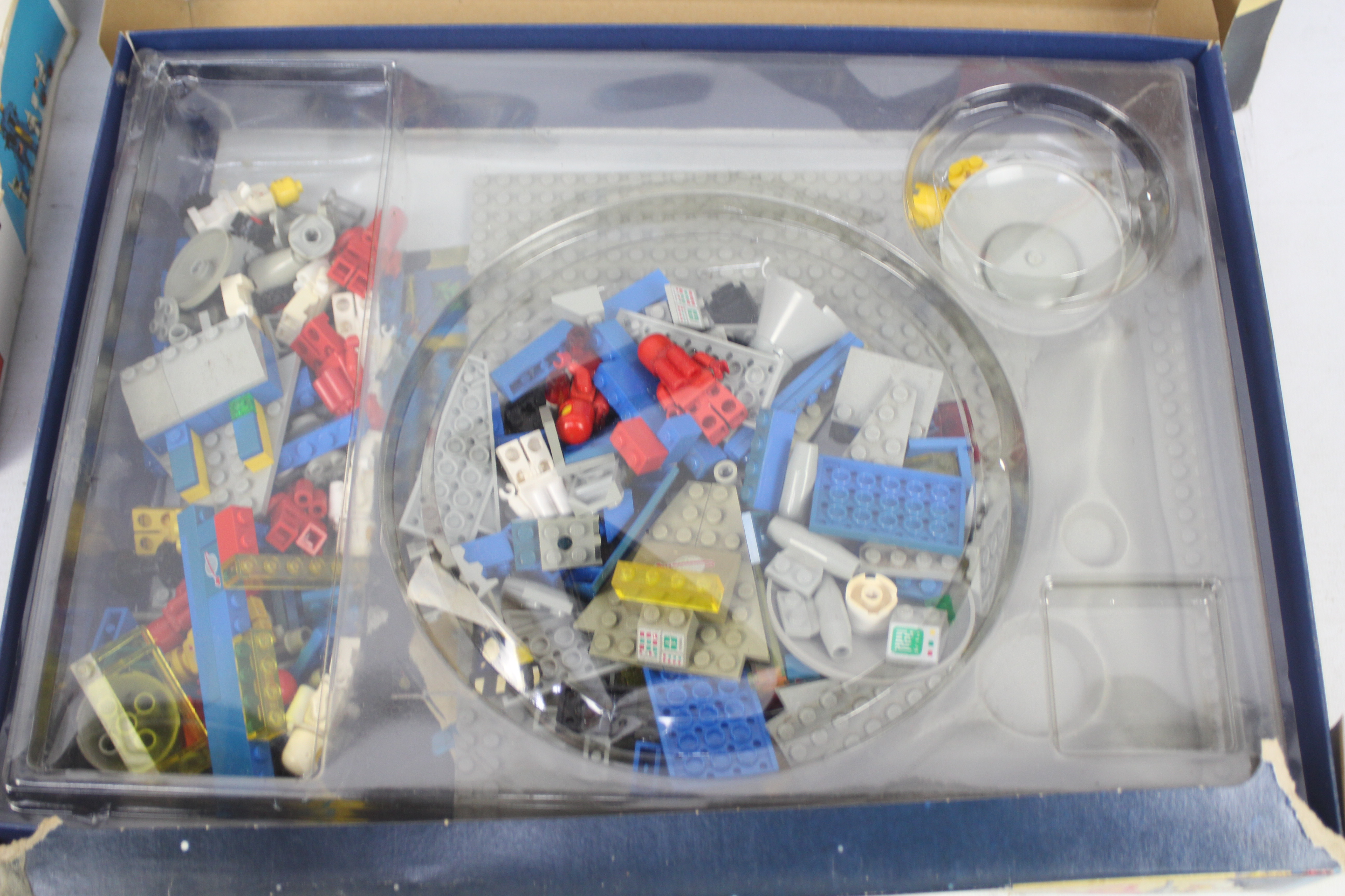 Lego - 3 x vintage Lego boxed sets, Moon Landing set dated 1975, Space Centre dated 1981, - Image 9 of 9