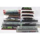 Amer - A collection of 12 x static OO gauge and N gauge locomotive models including A3 class Flying