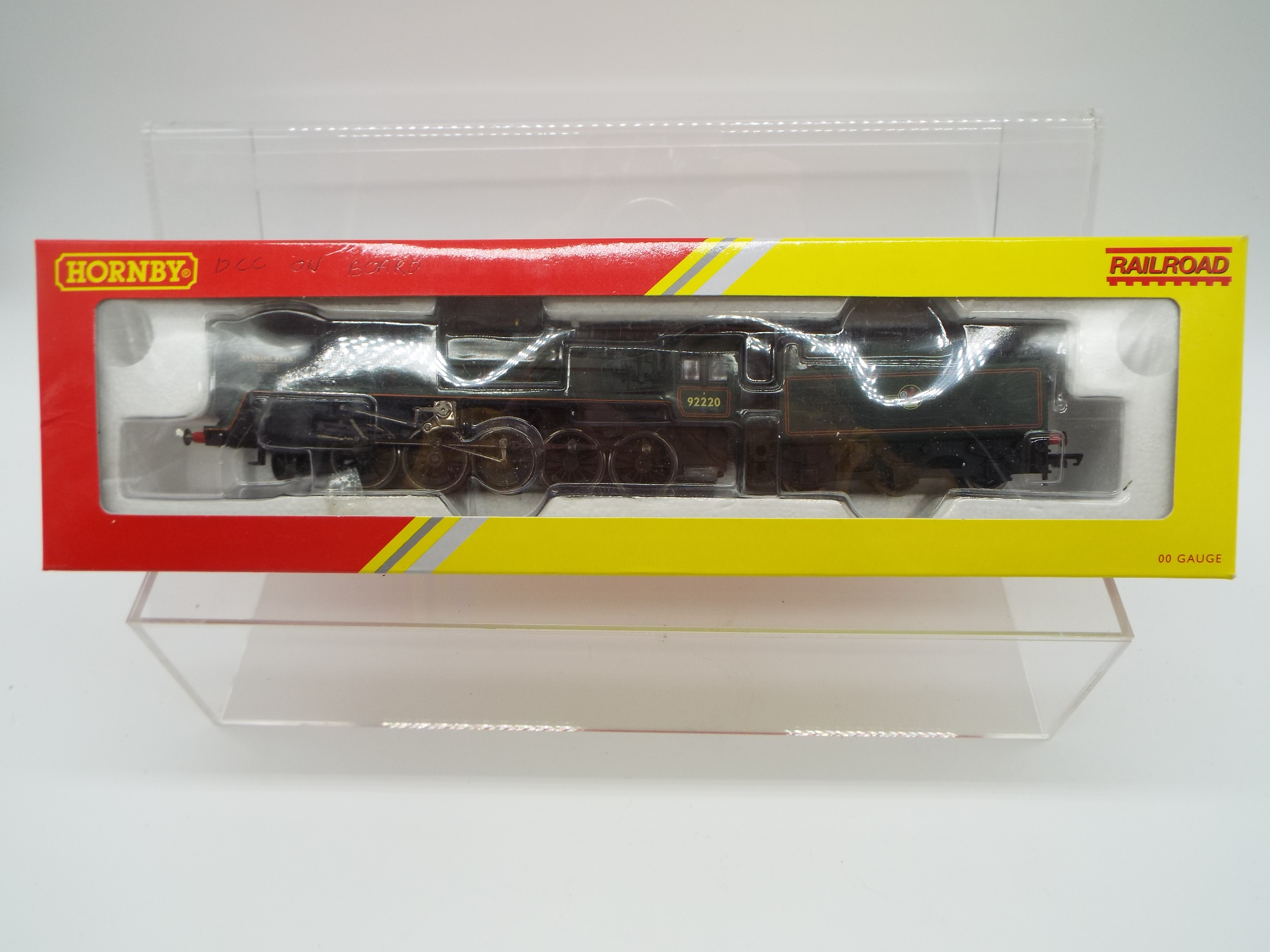 Hornby - an OO gauge model 2-10-0 locomotive and tender, DCC fitted, class 9F, running no 92220,