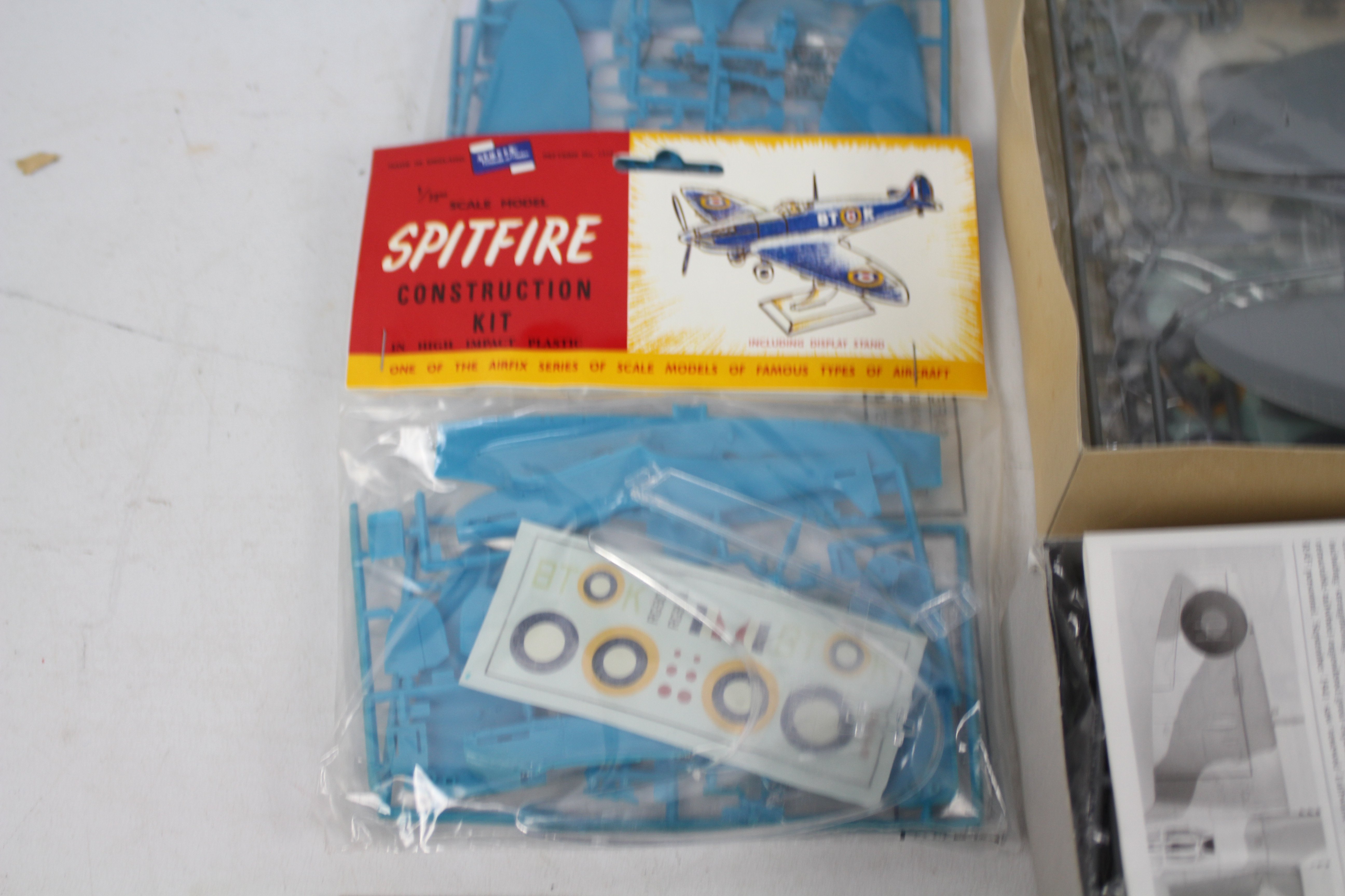 Tamiya - Airfix - Hasegawa - Seven boxed and bagged Spitfire plastic model kits in 1:72 and 1:48 - Image 4 of 4