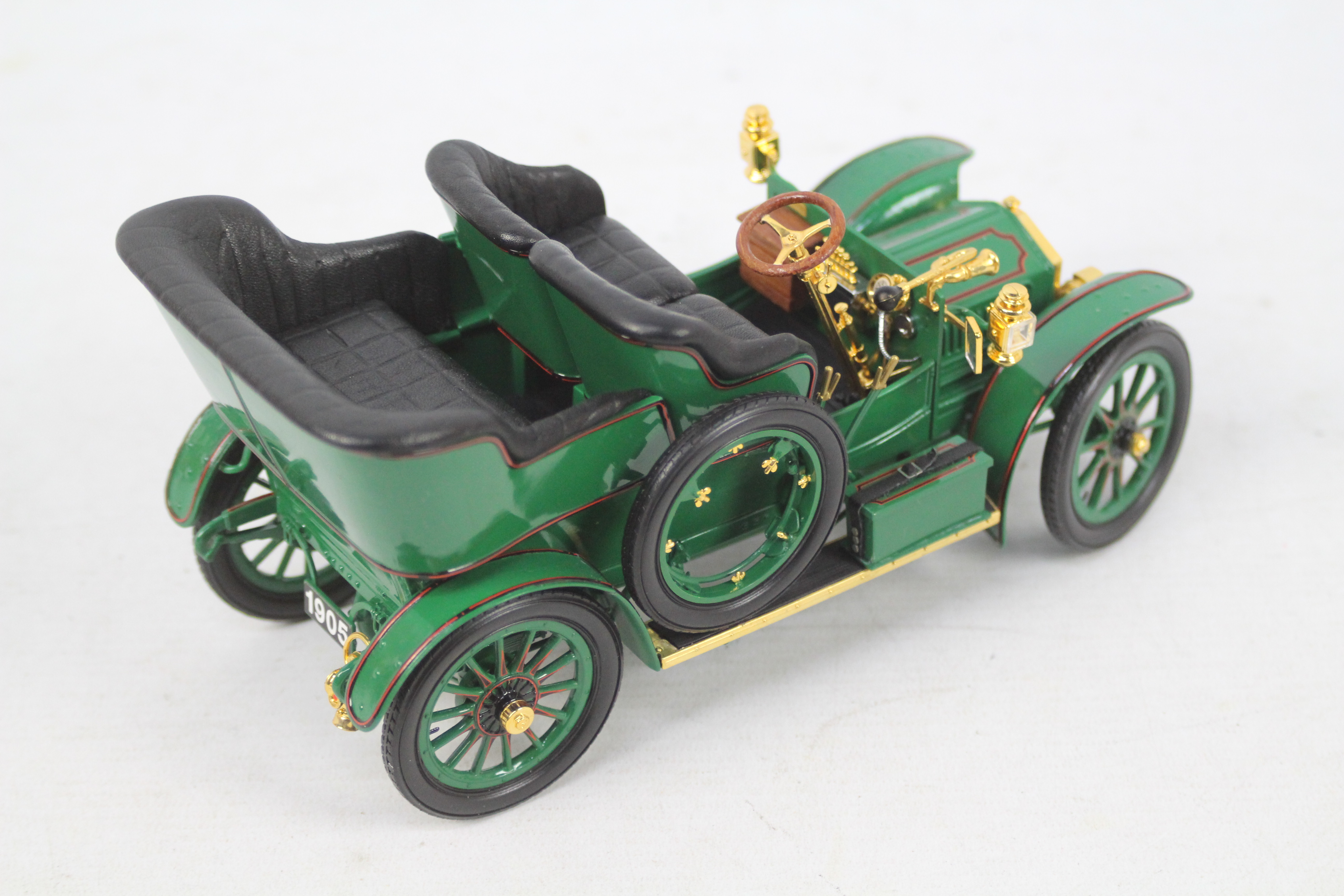 Franklin Mint - A 1:24 scale 1905 Rolls Royce in green livery. - Image 3 of 4