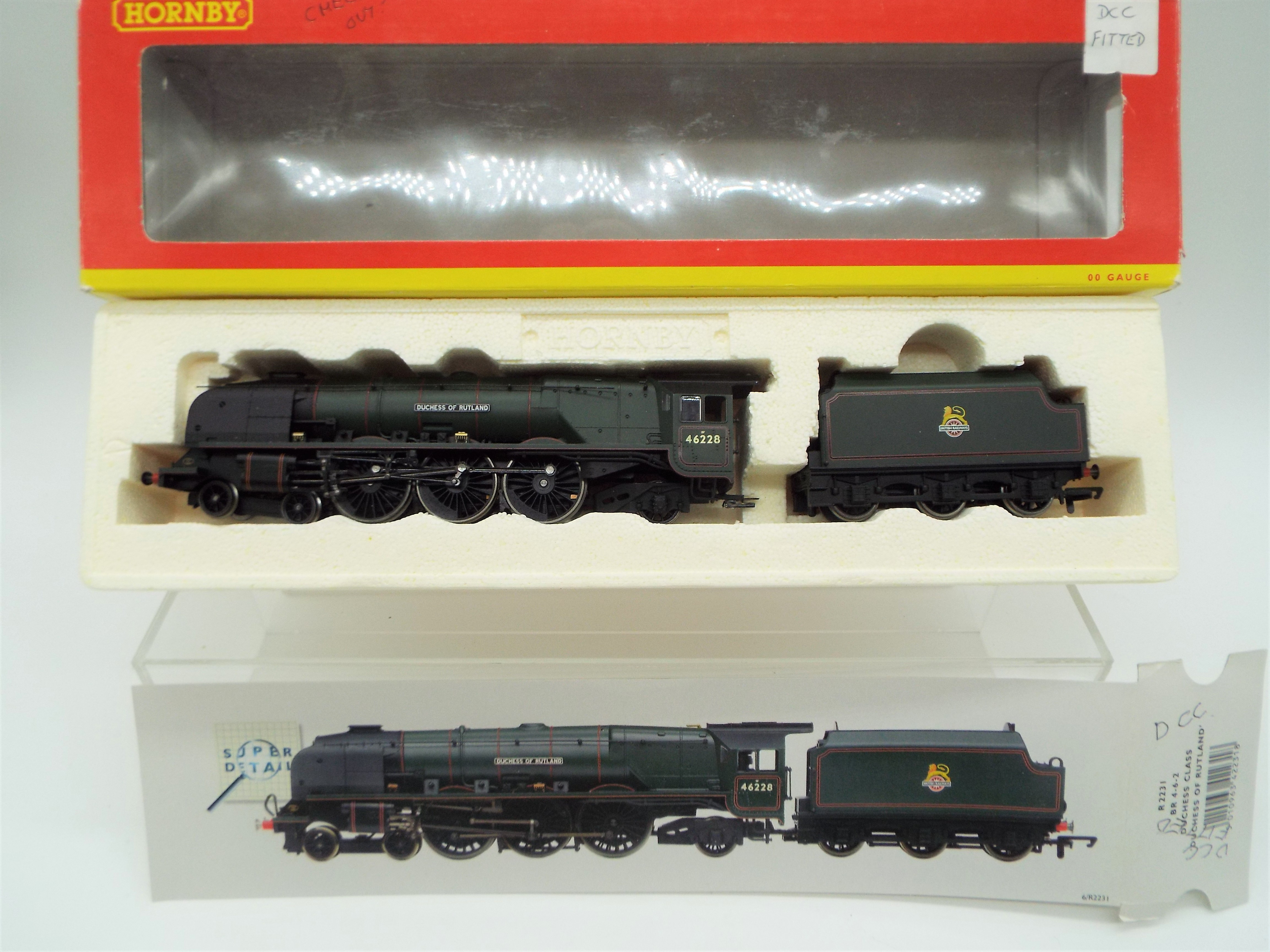 Hornby Super Detail - an OO gauge model 4-6-2 locomotive and tender, DCC fitted, Duchess class,