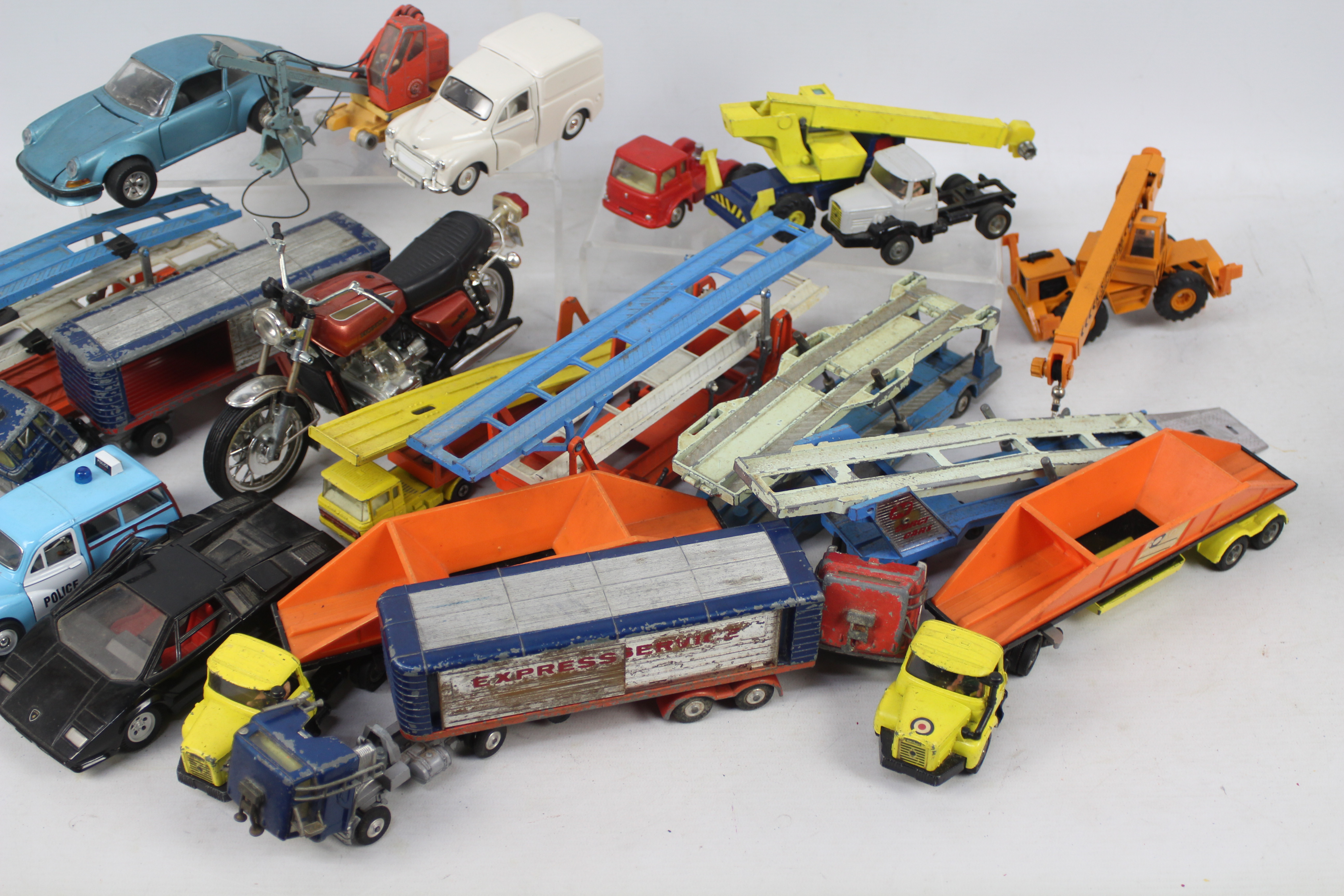 Corgi, Matchbox, Polistil - Others - An unboxed group of diecast model vehicles in various scales, - Image 3 of 3