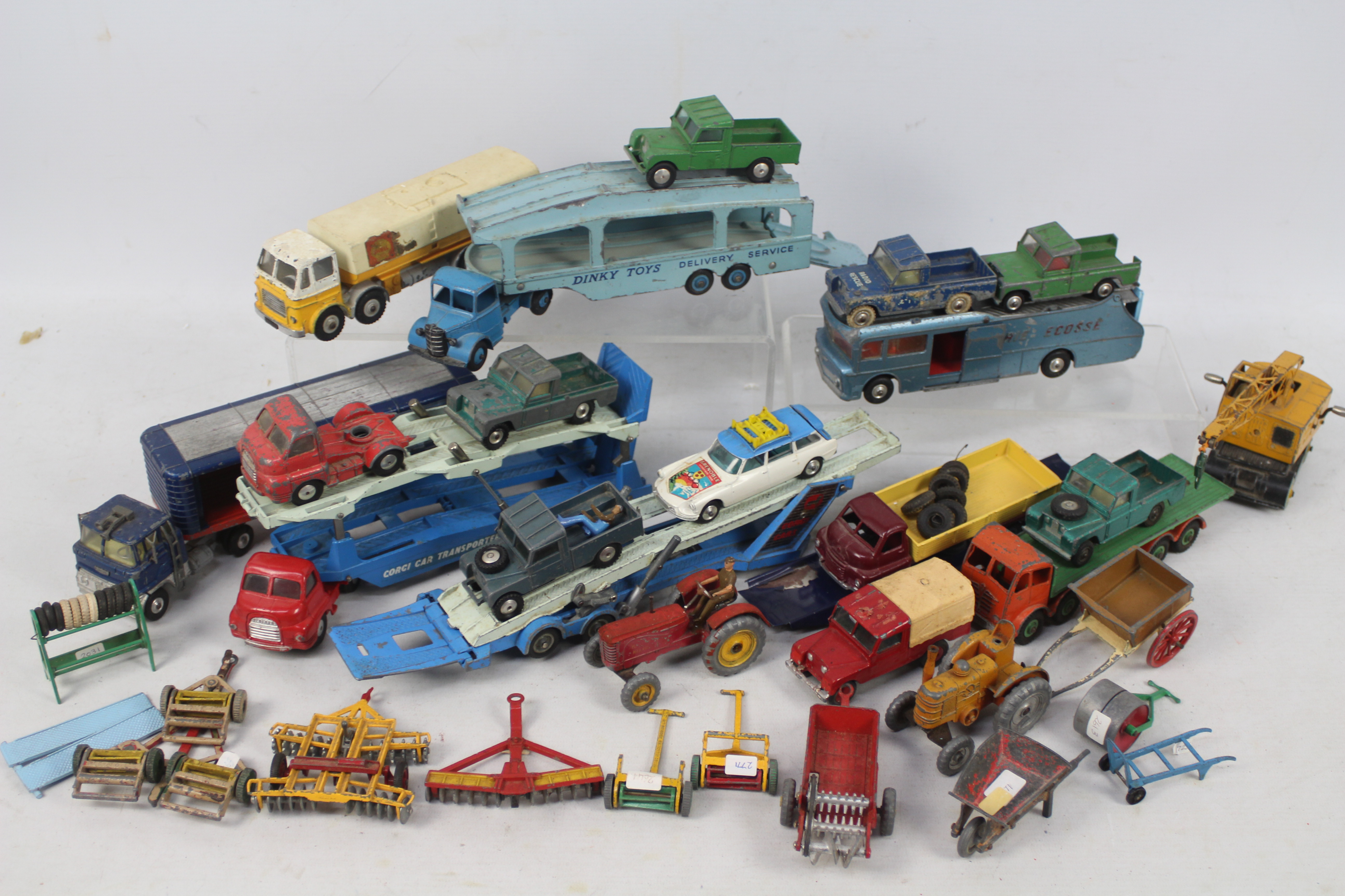 Dinky Toys - Corgi Toys - A group of unboxed diecast model vehicles.