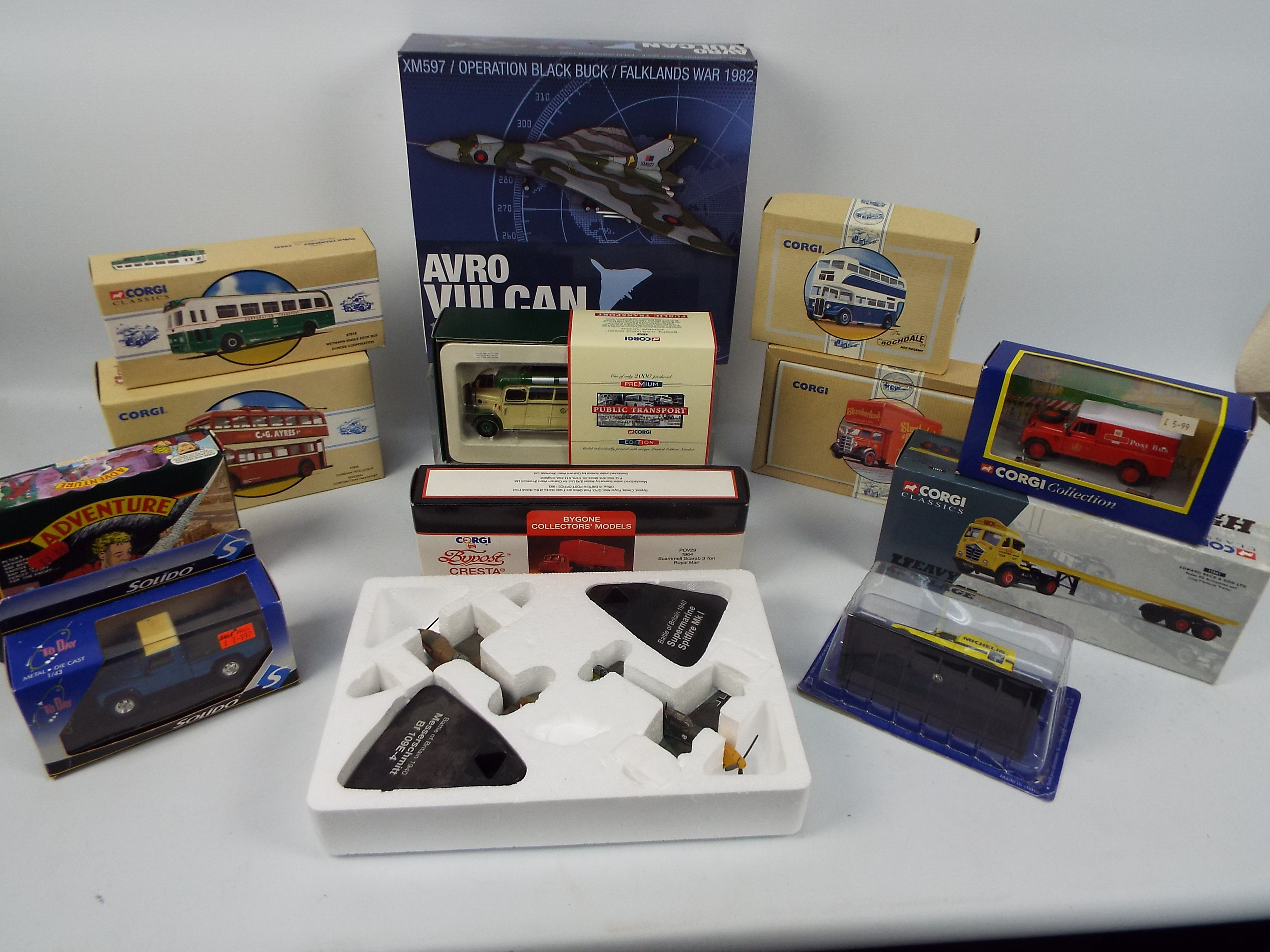 Corgi - Atlas Editions - Solido - A boxed collection of 13 diecast model vehicles and aircraft in