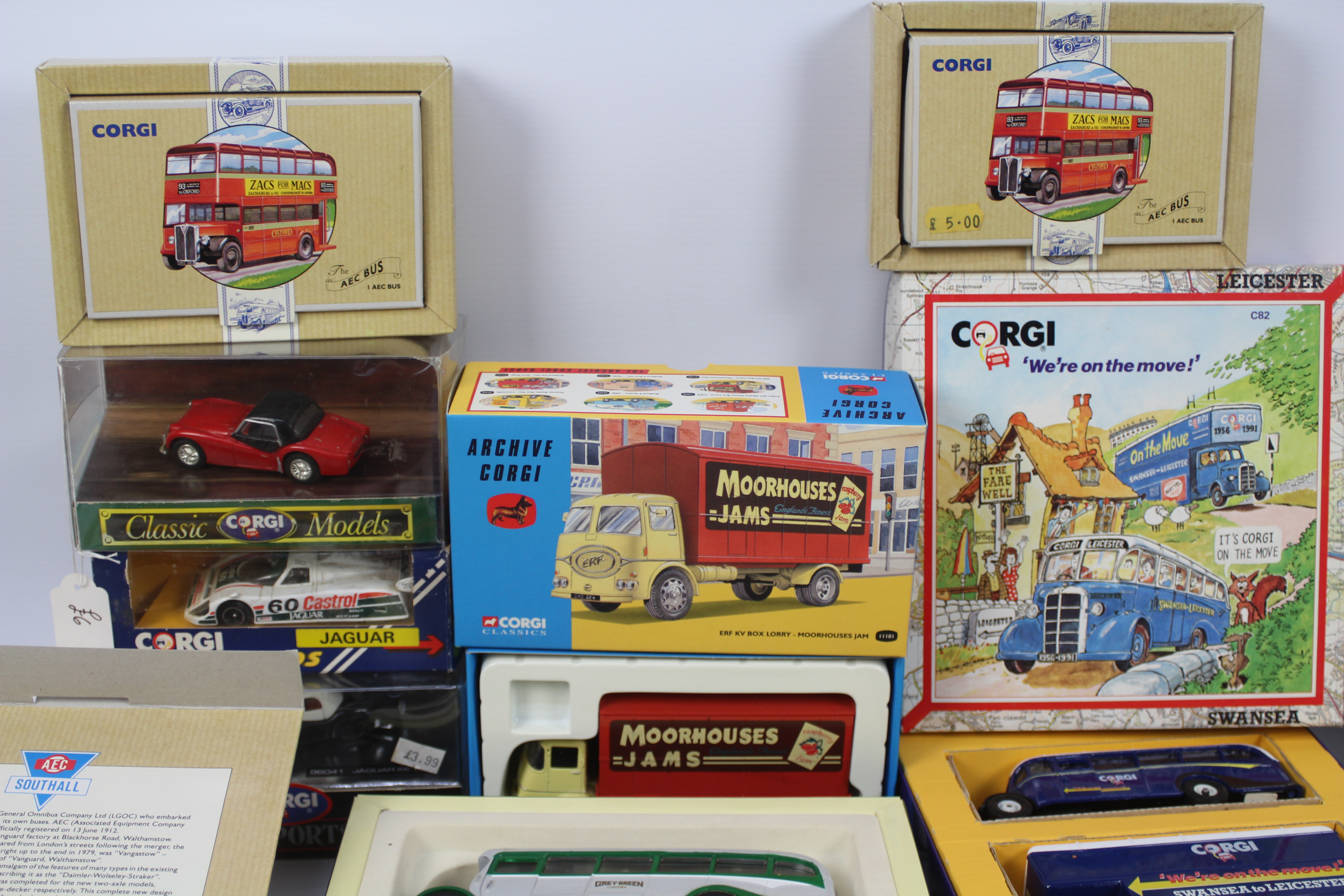 Corgi - A boxed collection of 15 diecast model vehicles from Corgi. - Image 2 of 4