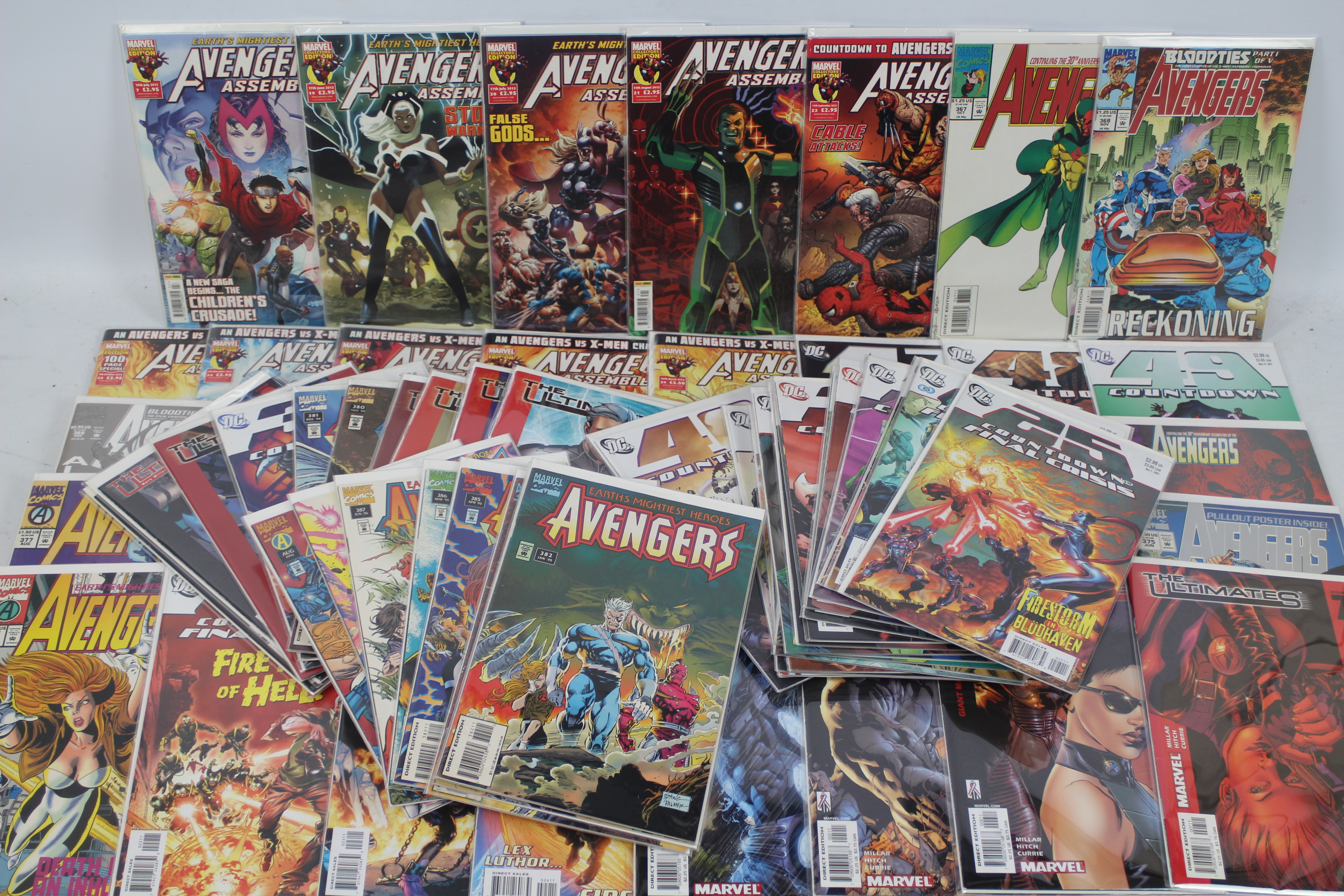 Marvel - DC Comics - Over 70 Marvel and DC Comics predominately Avengers themed modern age comics.