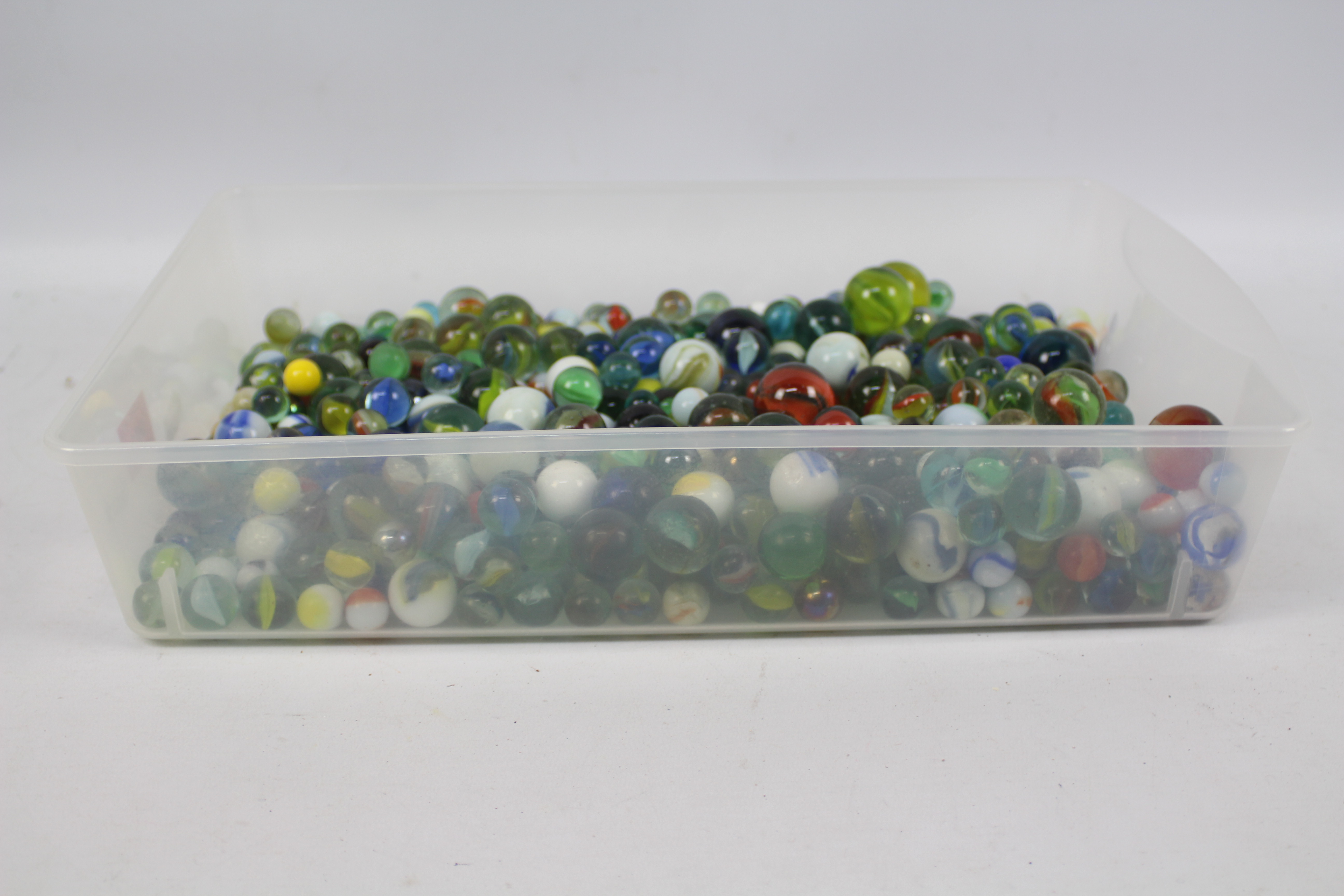 Marbles - A collection of approximately 520 marbles, various ages. Marbles weigh approximately 4. - Image 6 of 14