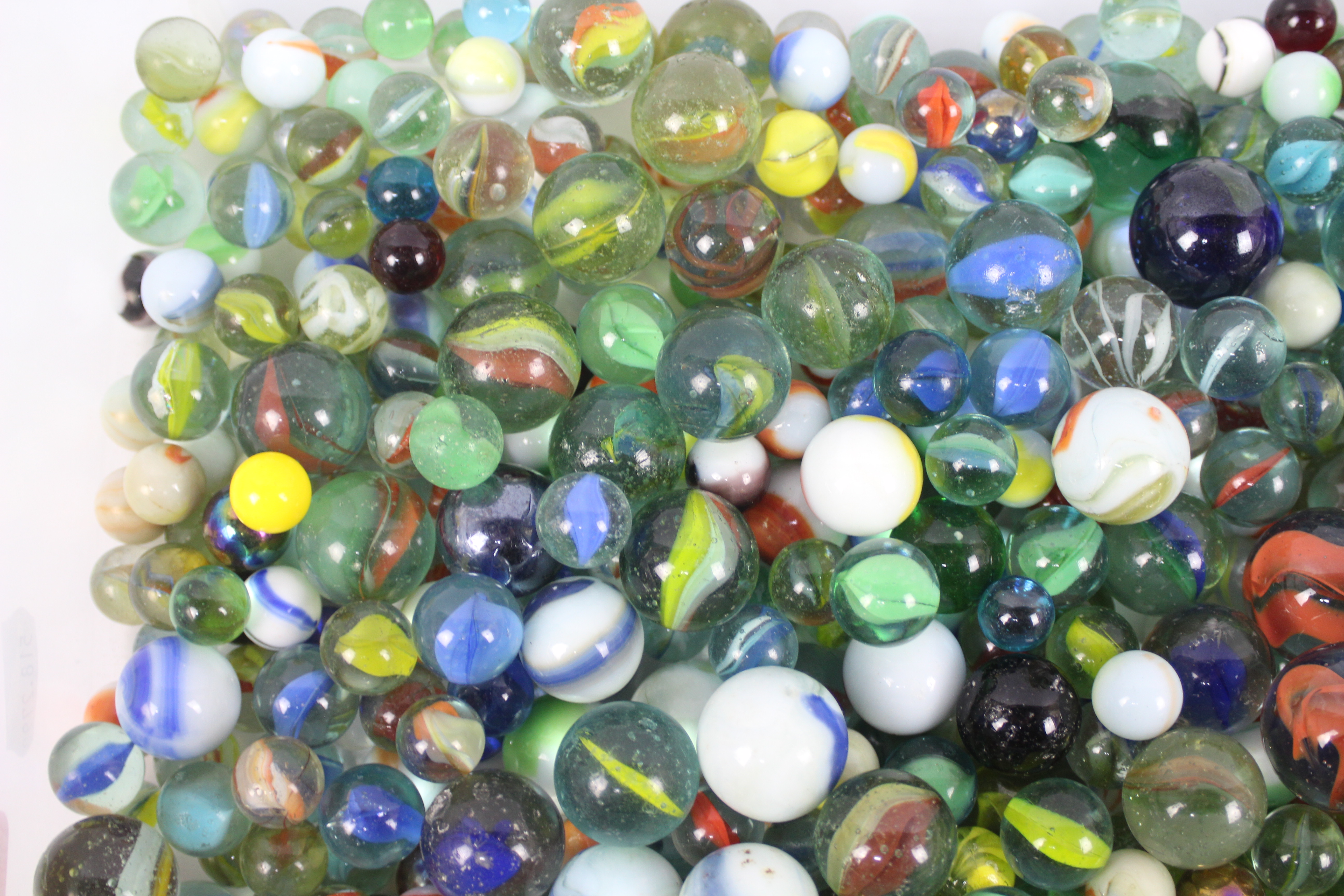 Marbles - A collection of approximately 520 marbles, various ages. Marbles weigh approximately 4. - Image 5 of 14
