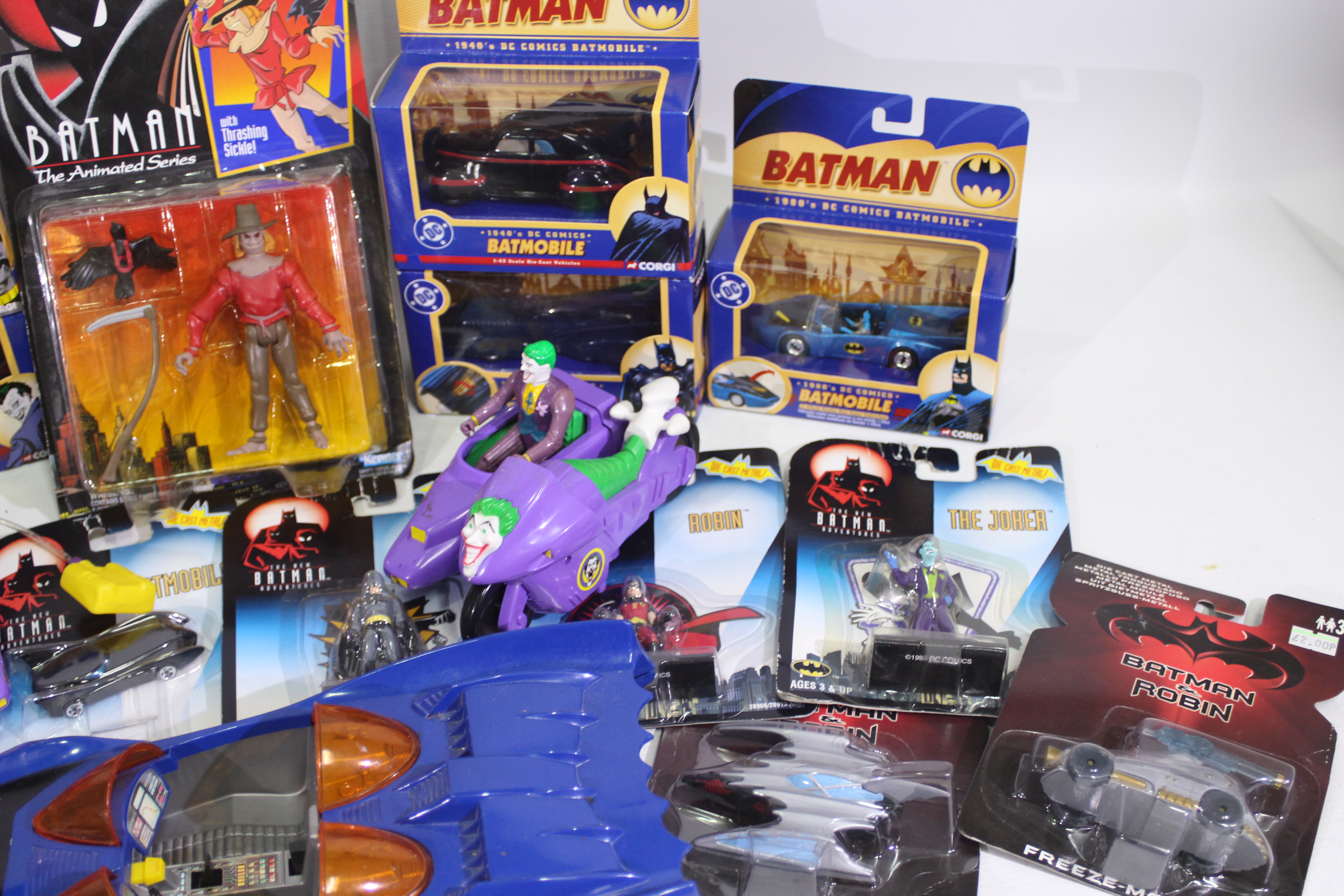 Batman - DC Comics - Kenner - Corgi. - Image 4 of 4