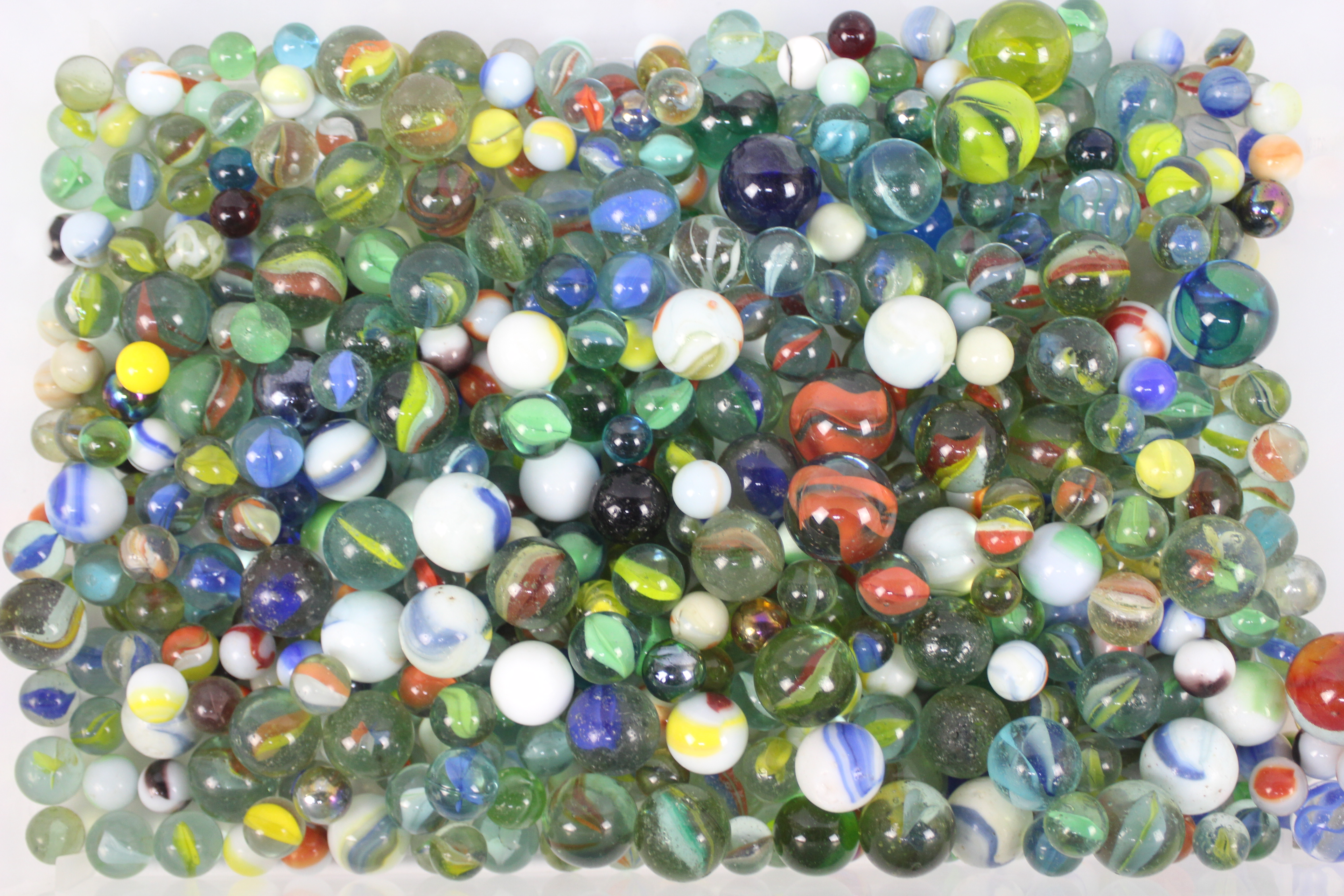 Marbles - A collection of approximately 520 marbles, various ages. Marbles weigh approximately 4.