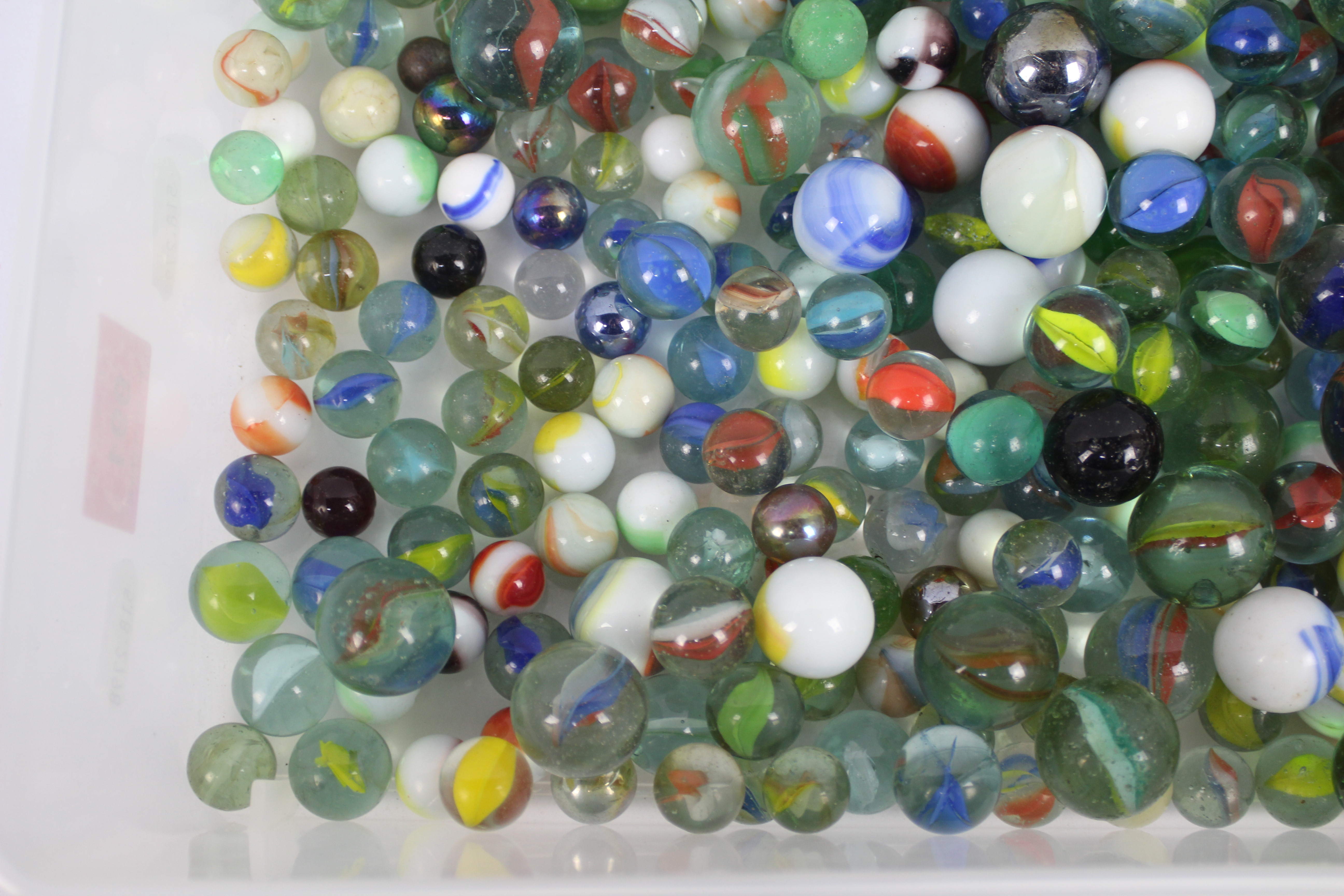 Marbles - A collection of approximately 520 marbles, various ages. Marbles weigh approximately 4. - Image 8 of 14