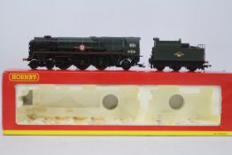 Hornby - an OO gauge model 4-6-2 locomotive and tender, running no 35016 'Elders Fyffes',