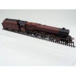 Hornby - an OO gauge model 4-6-2 locomotive and tender running no 6201 'Princess Elizabeth',