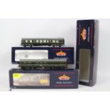 Bachmann - an OO gauge boxed two-car set, BR green livery, class 108 DMU locomotive,