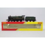 Hornby - an OO gauge model 4-6-0 locomotive and tender, running no 5028 'Llantilio Castle',